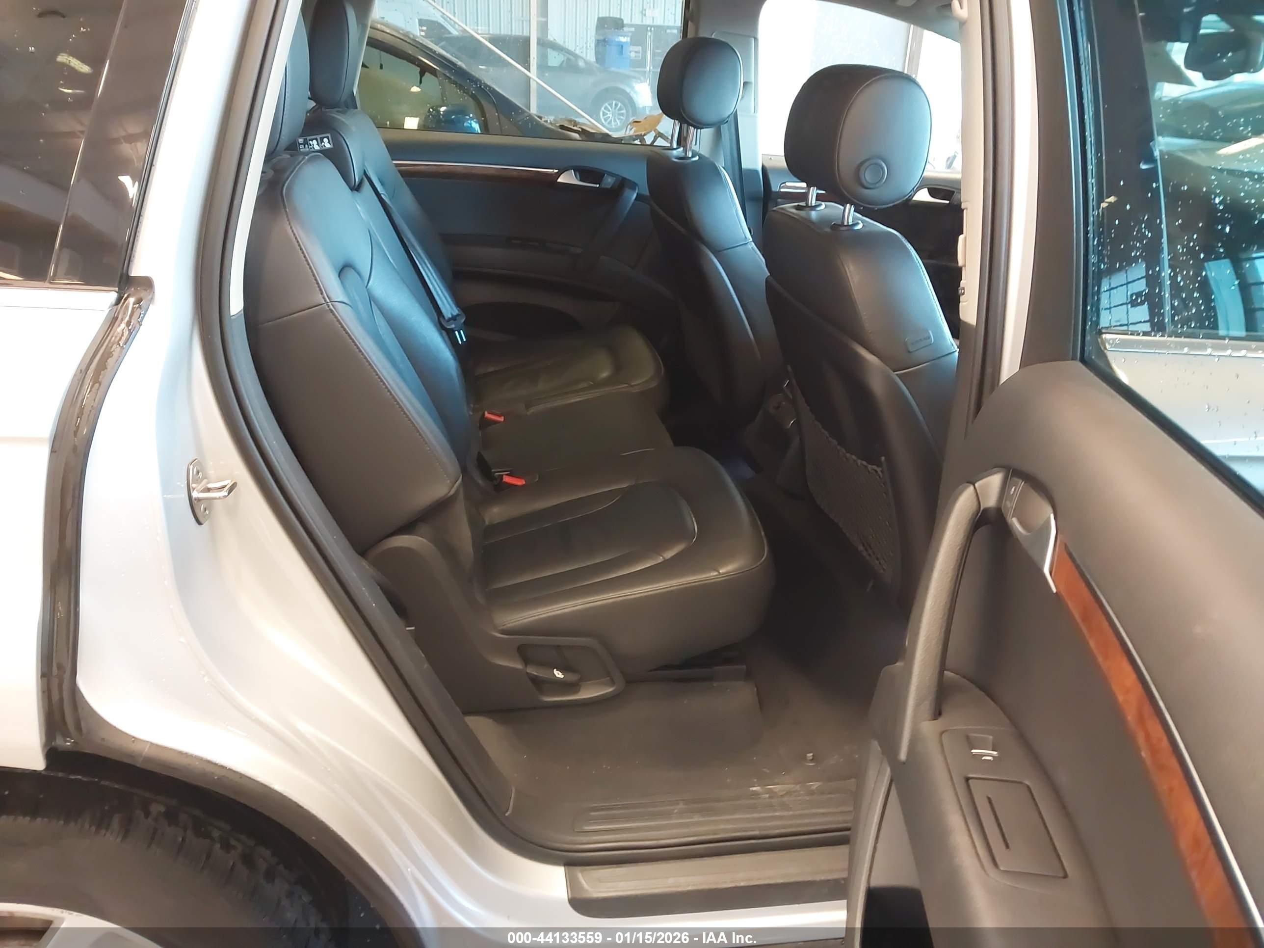 AUDI Q7 image 8