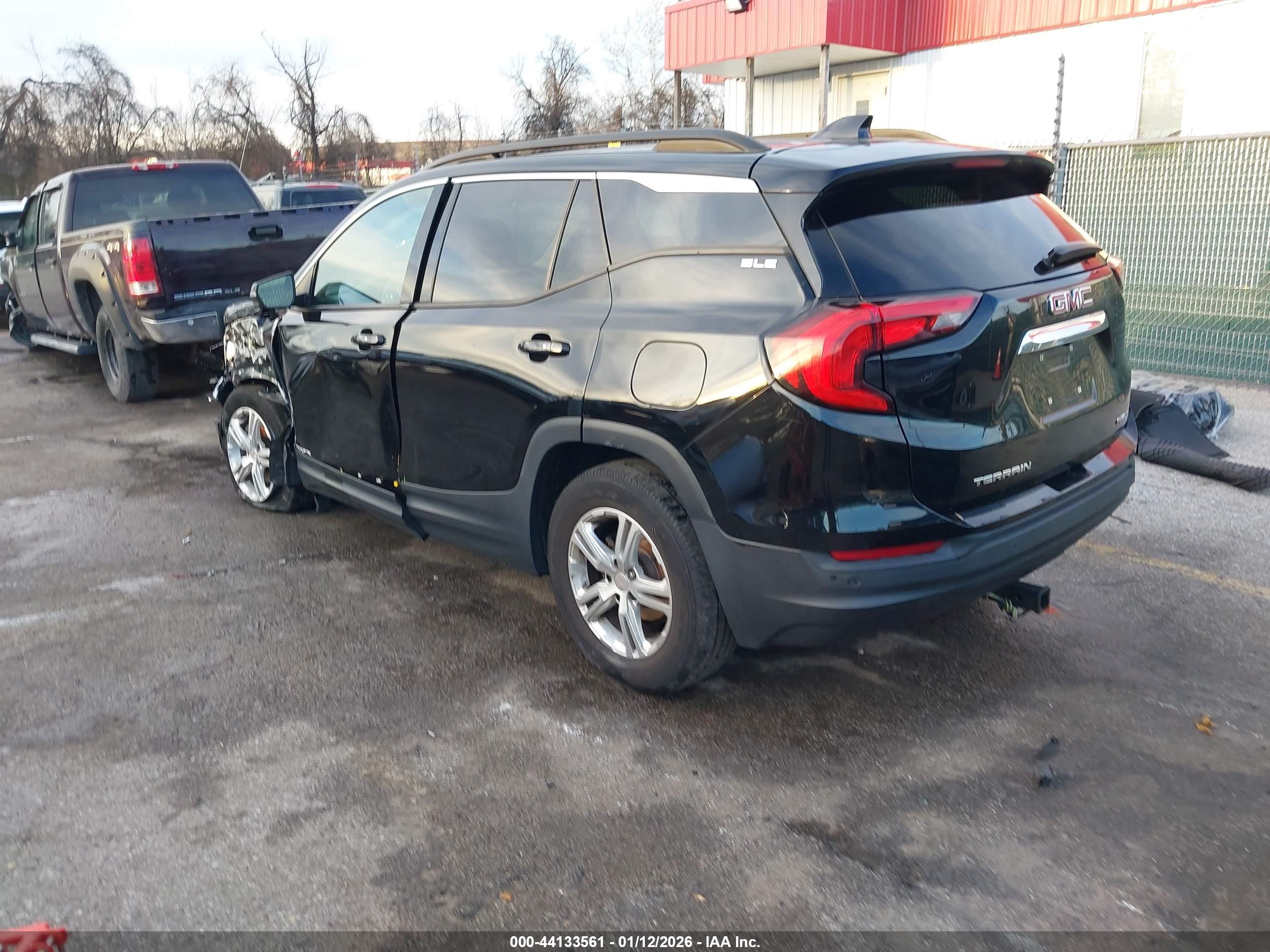 GMC TERRAIN image 3