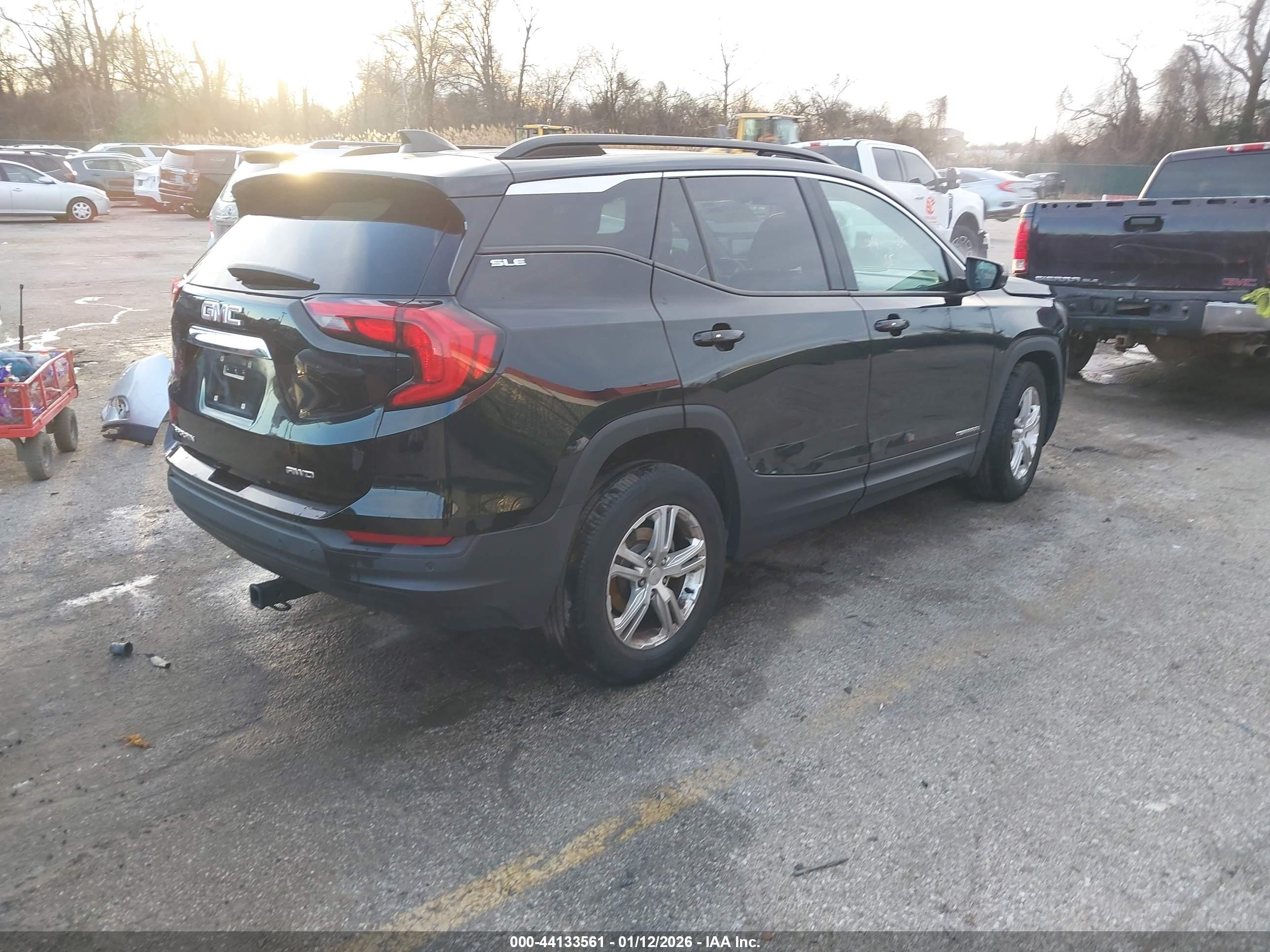GMC TERRAIN image 4