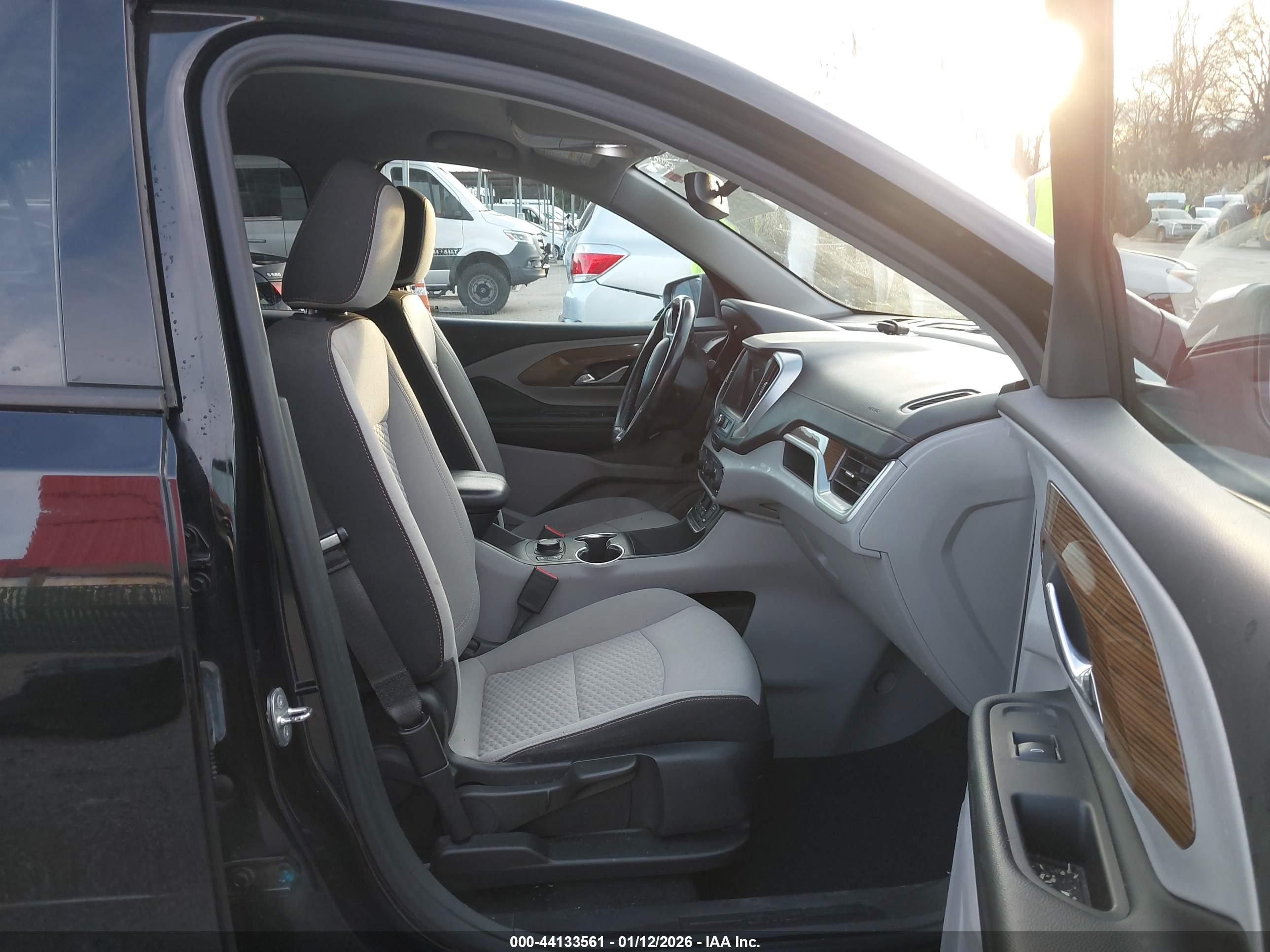 GMC TERRAIN image 5