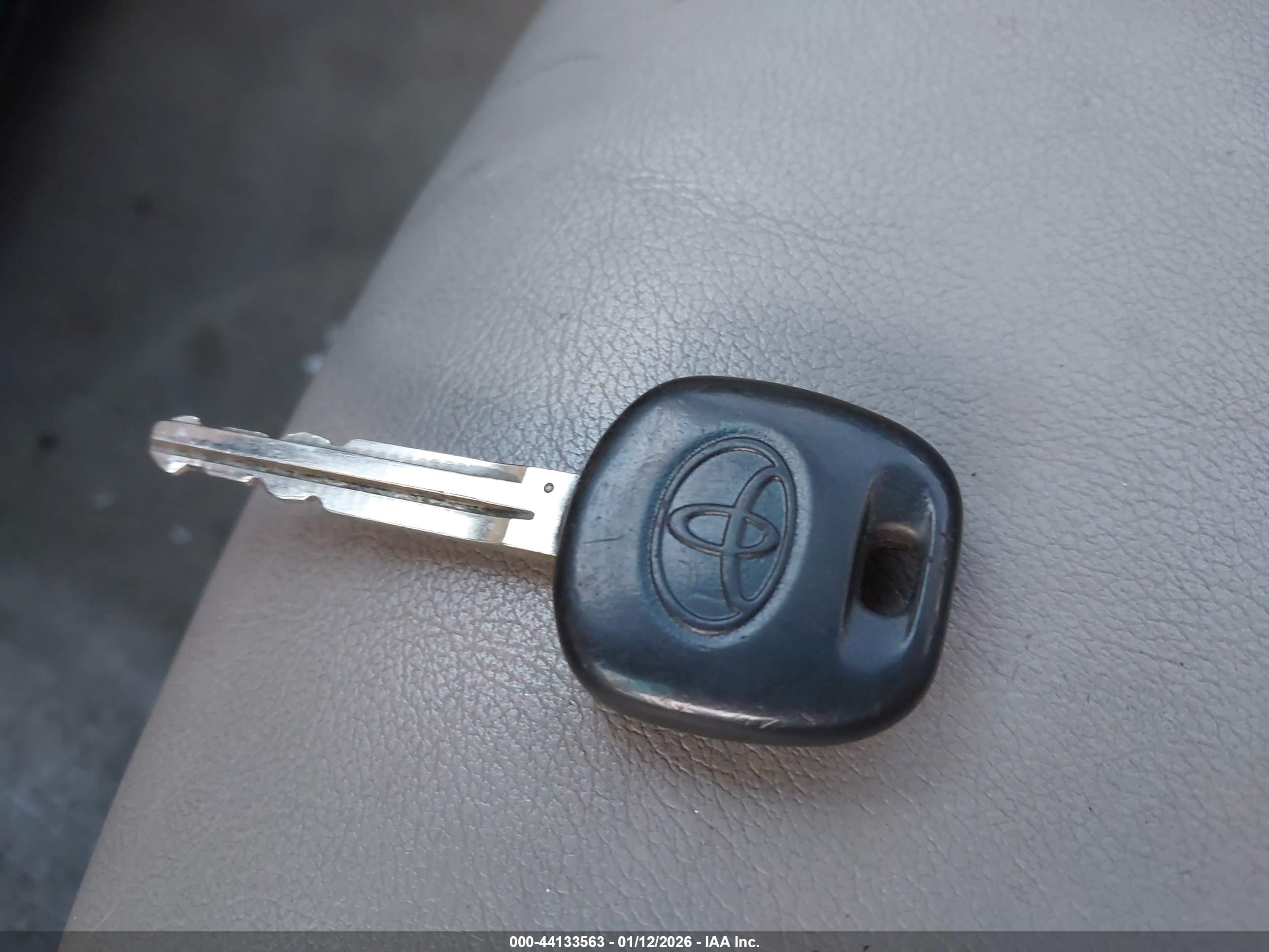TOYOTA 4RUNNER image 11