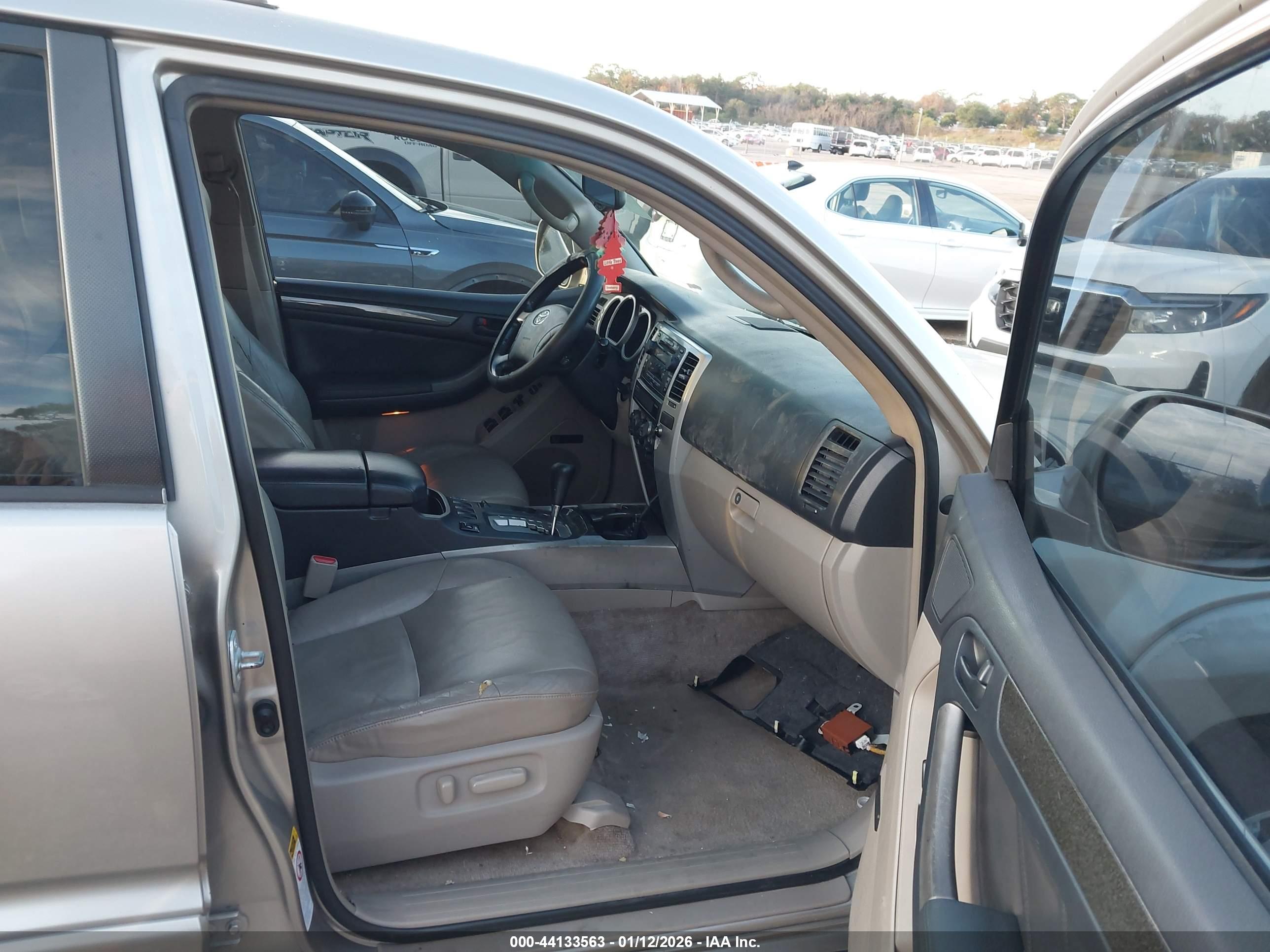 TOYOTA 4RUNNER image 5
