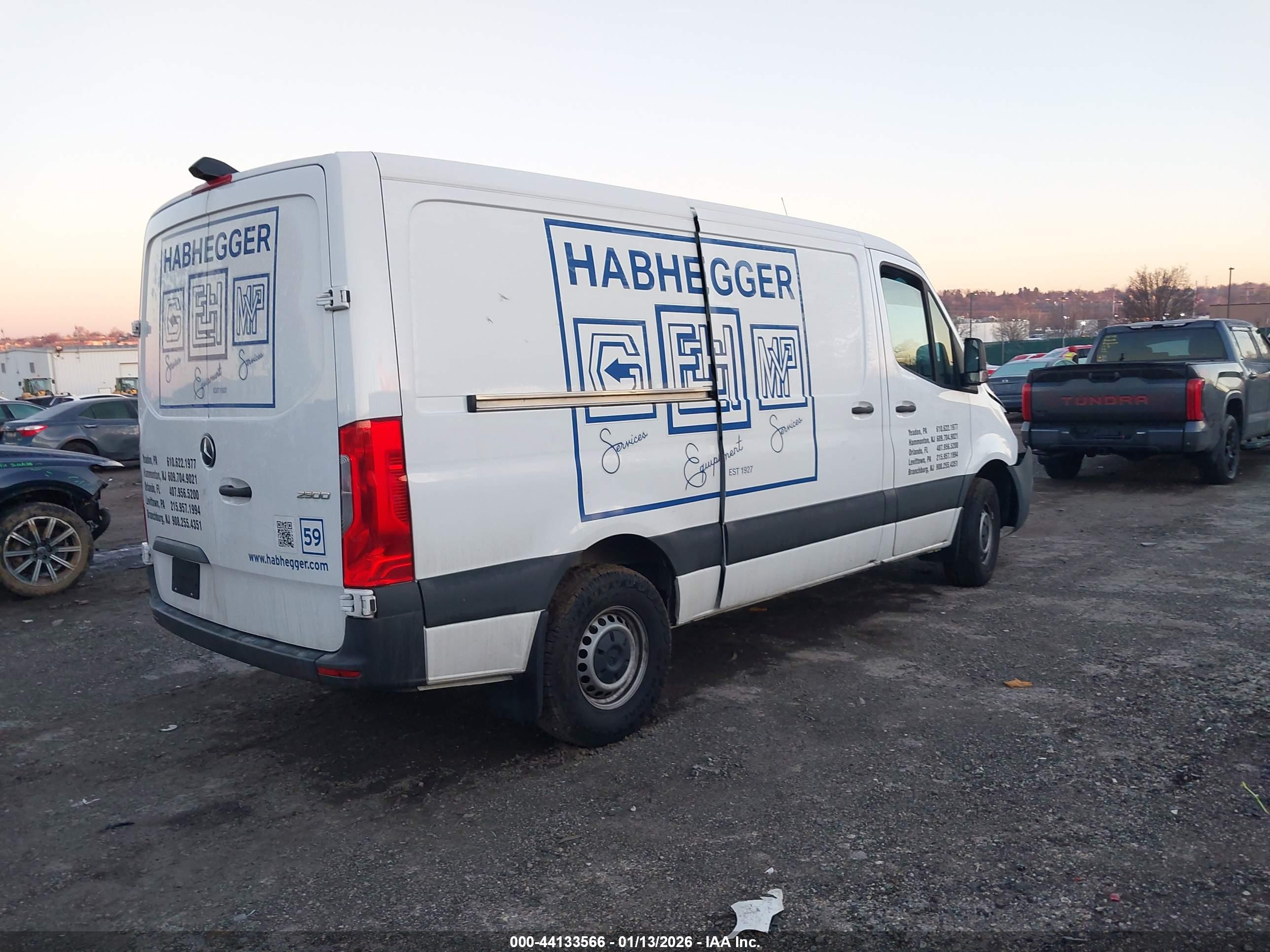 MERCEDES-BENZ SPRINTER image 4