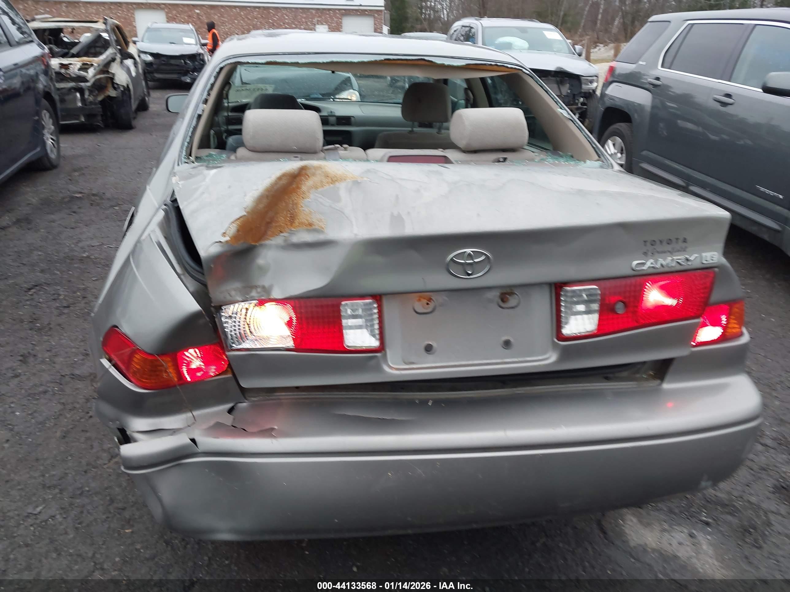 TOYOTA CAMRY image 6