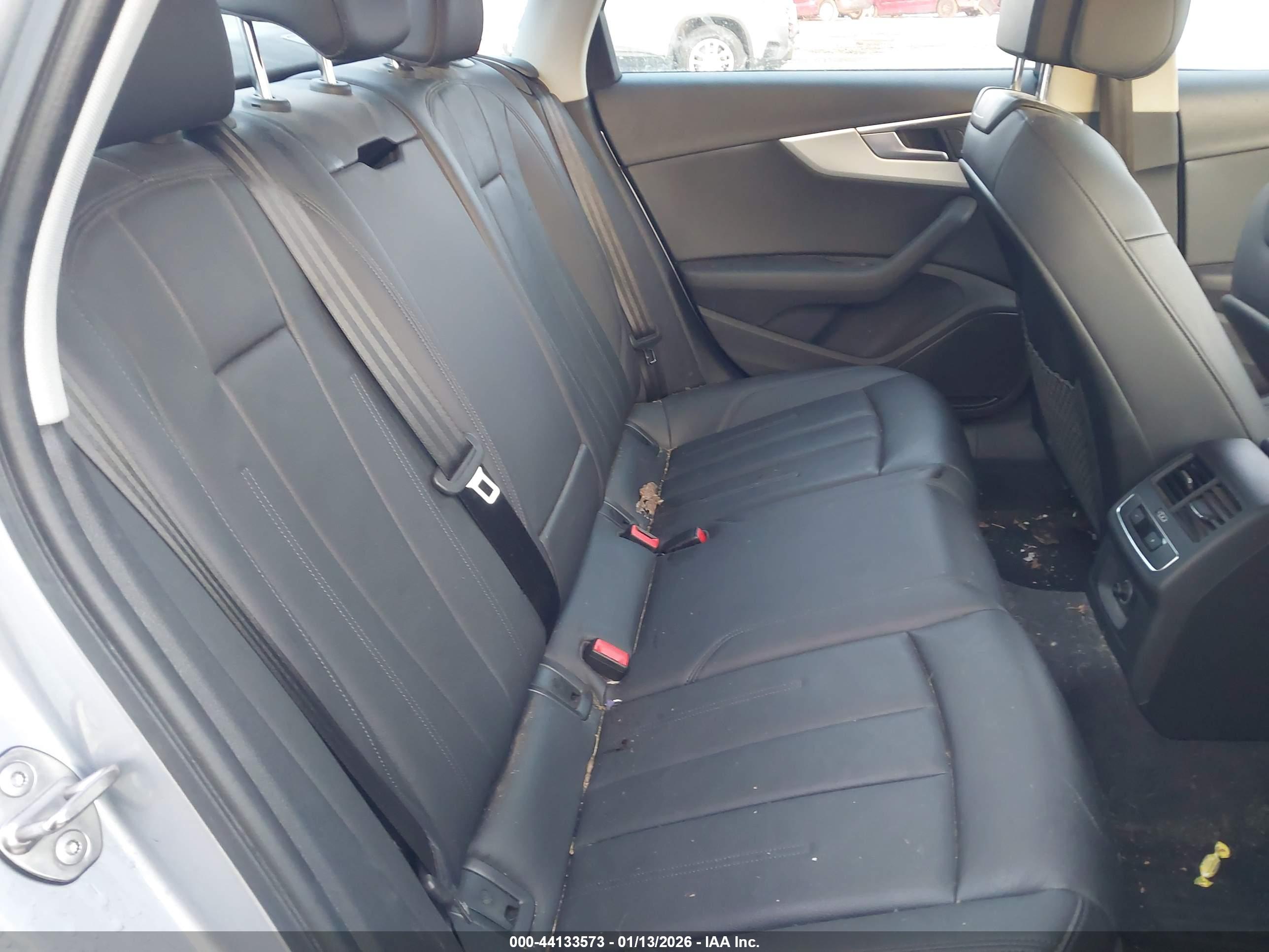 AUDI A4 image 8