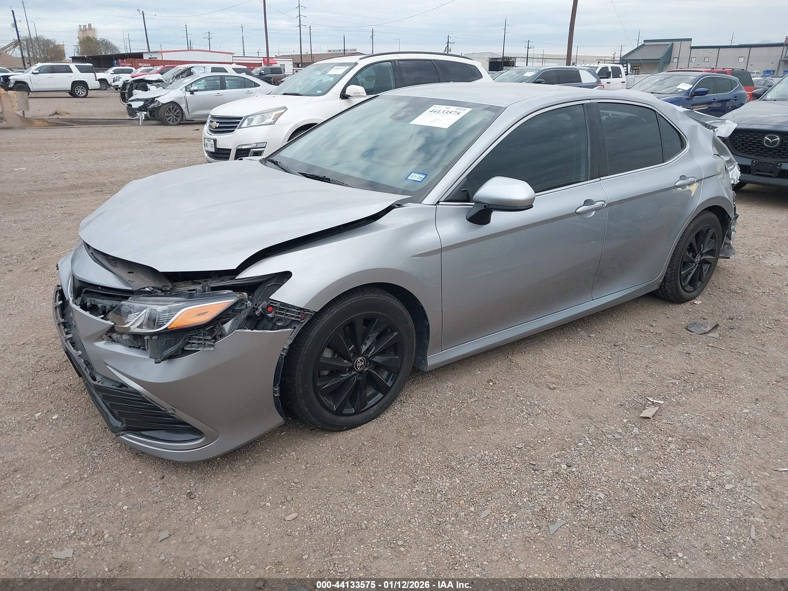 TOYOTA CAMRY image 2