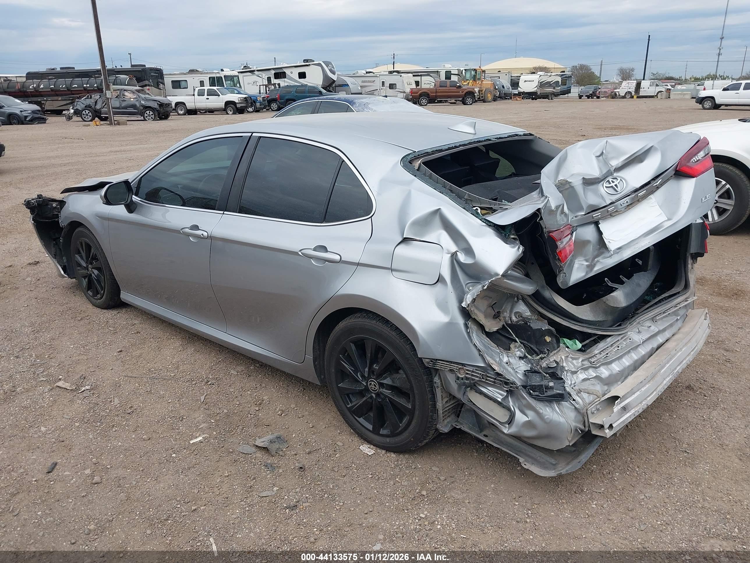 TOYOTA CAMRY image 3