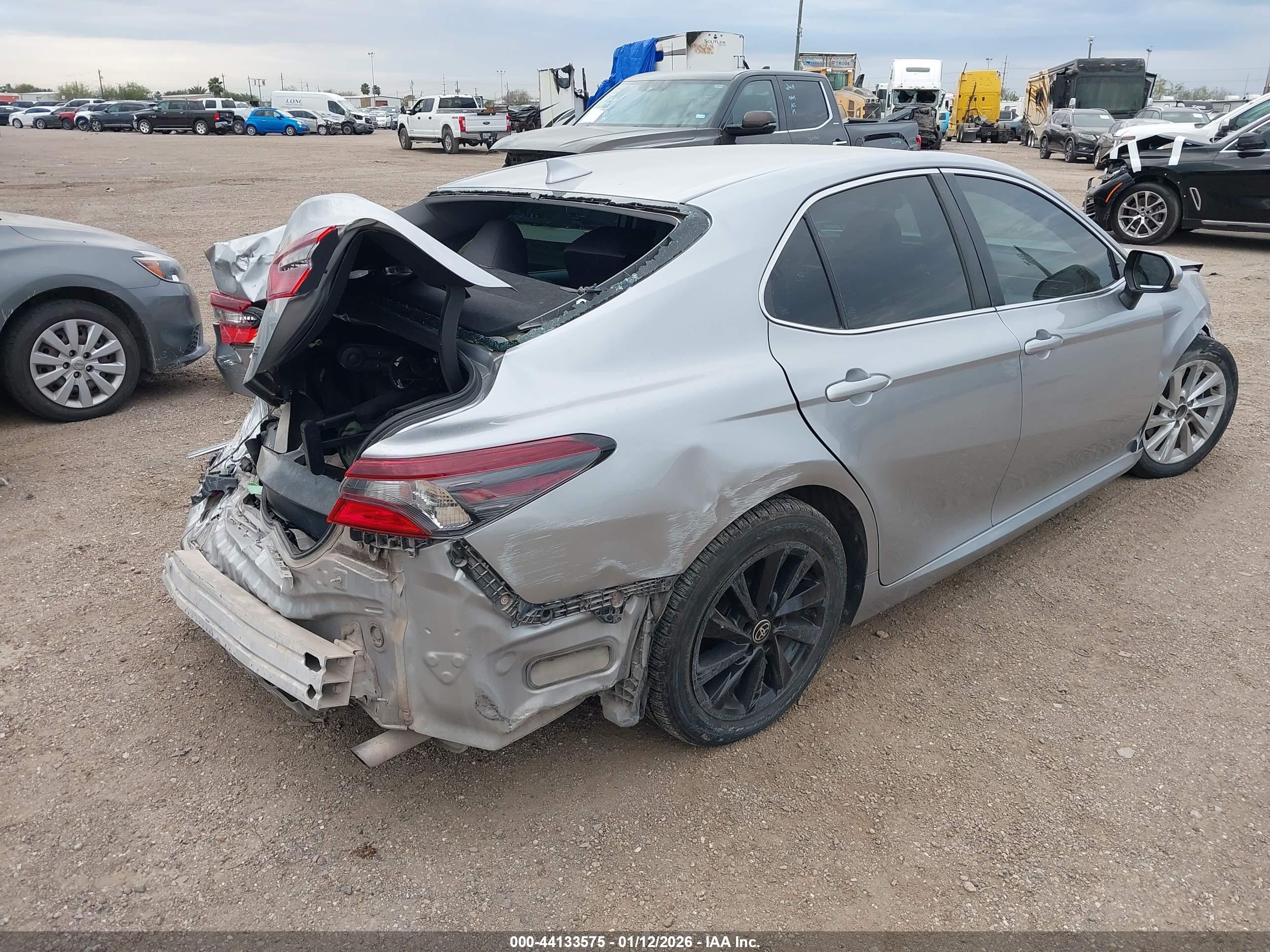 TOYOTA CAMRY image 4