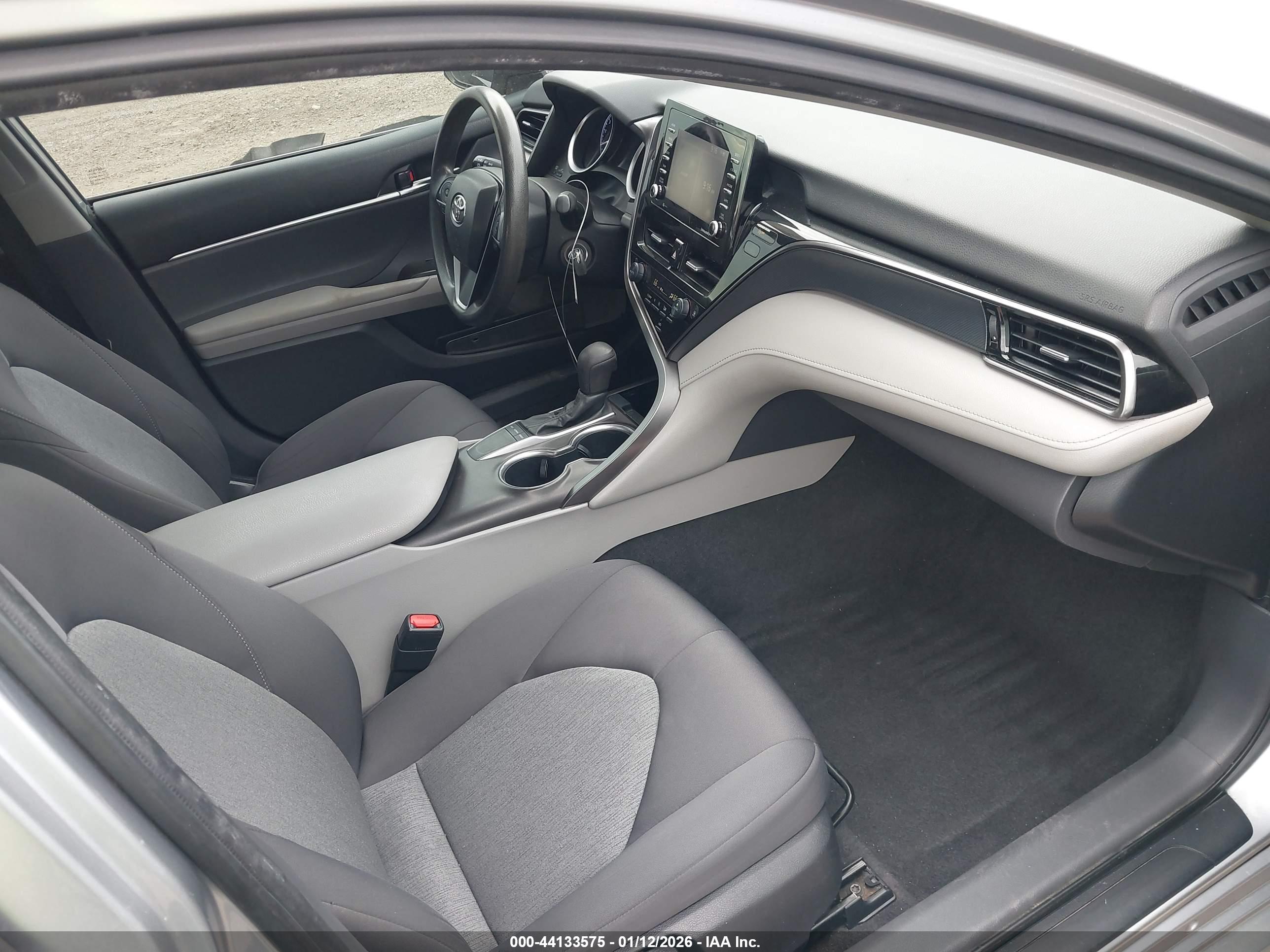 TOYOTA CAMRY image 5