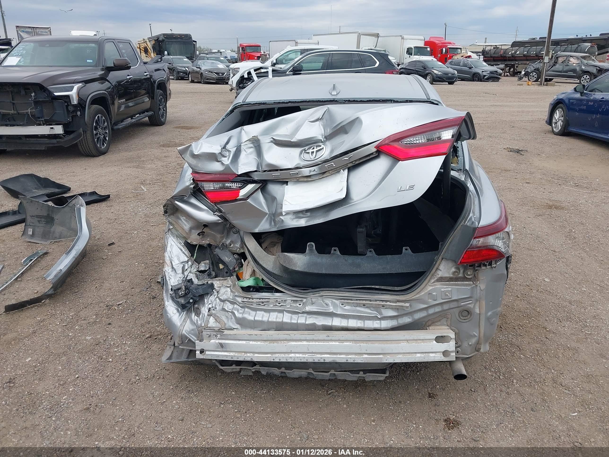 TOYOTA CAMRY image 6