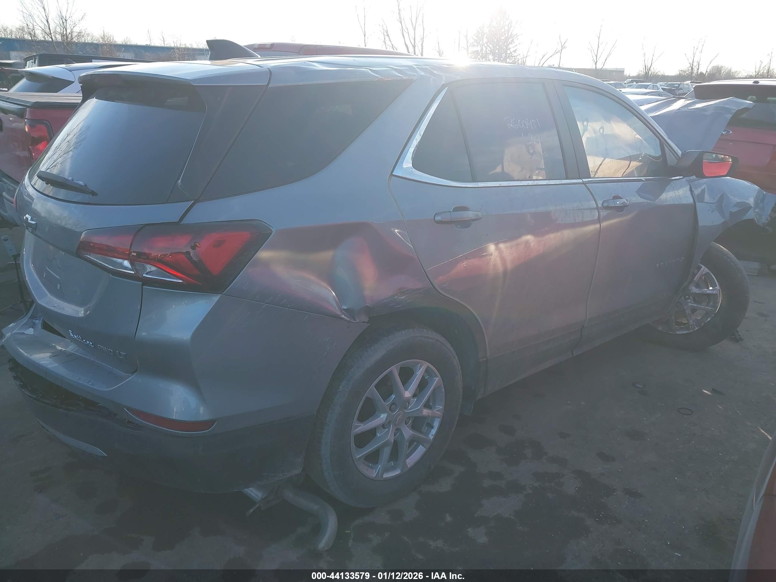 CHEVROLET EQUINOX image 4