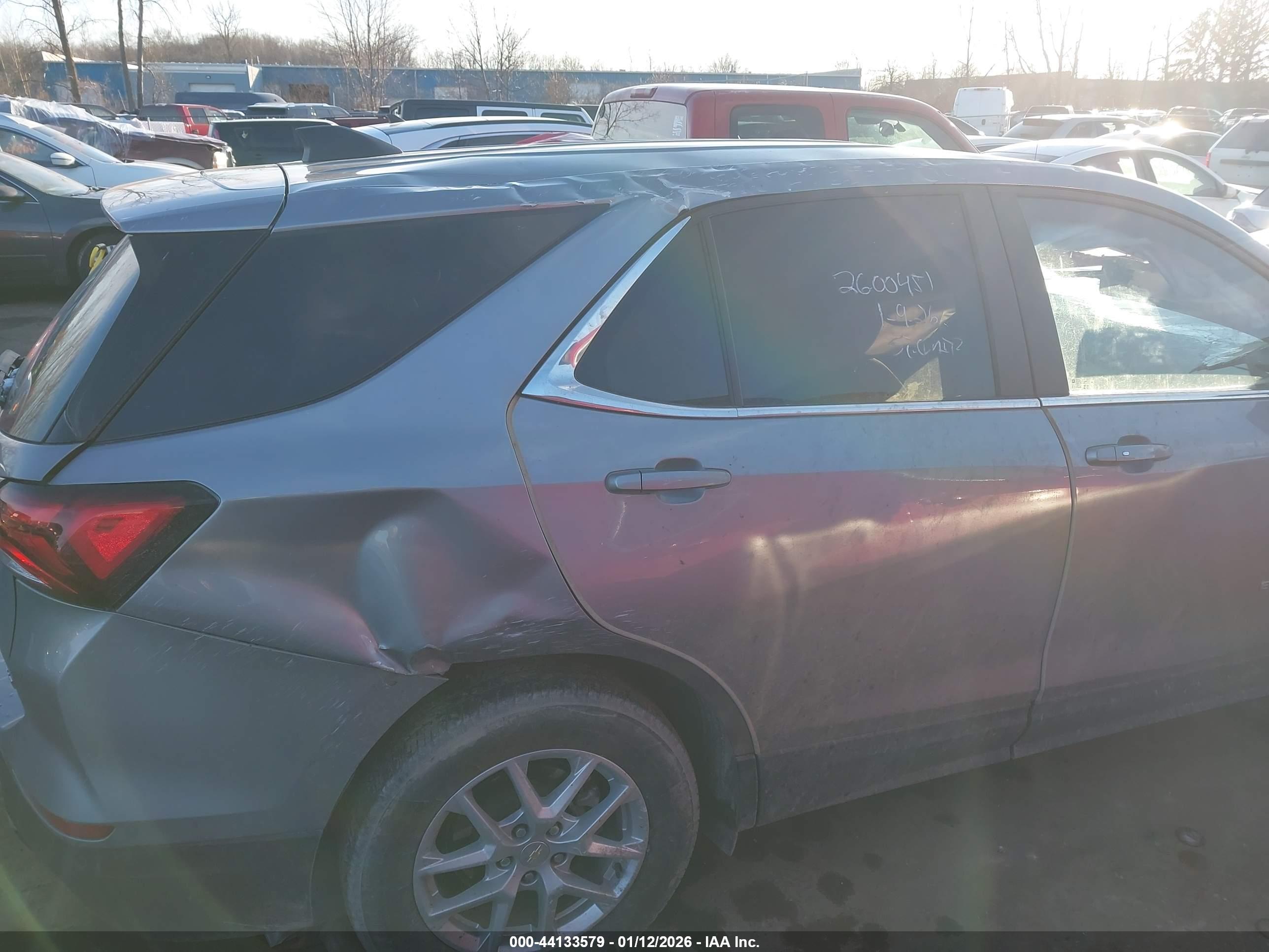 CHEVROLET EQUINOX image 5