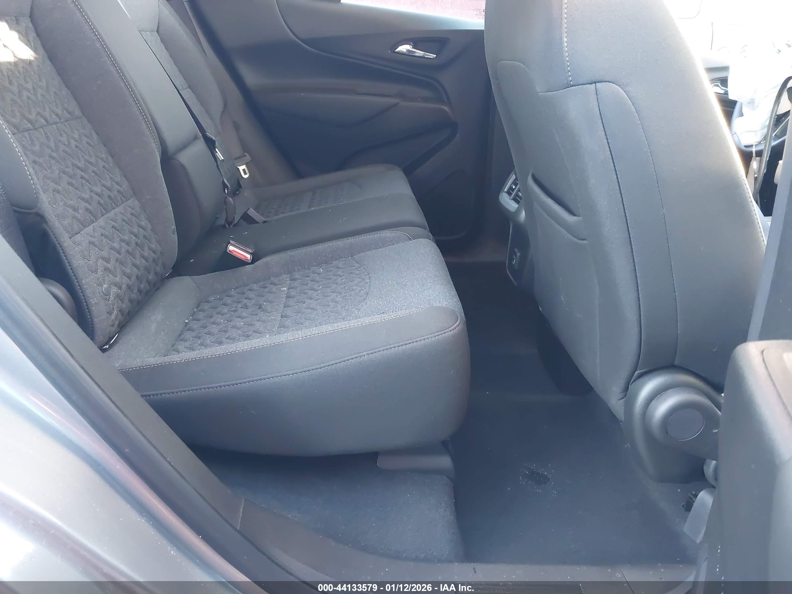 CHEVROLET EQUINOX image 8
