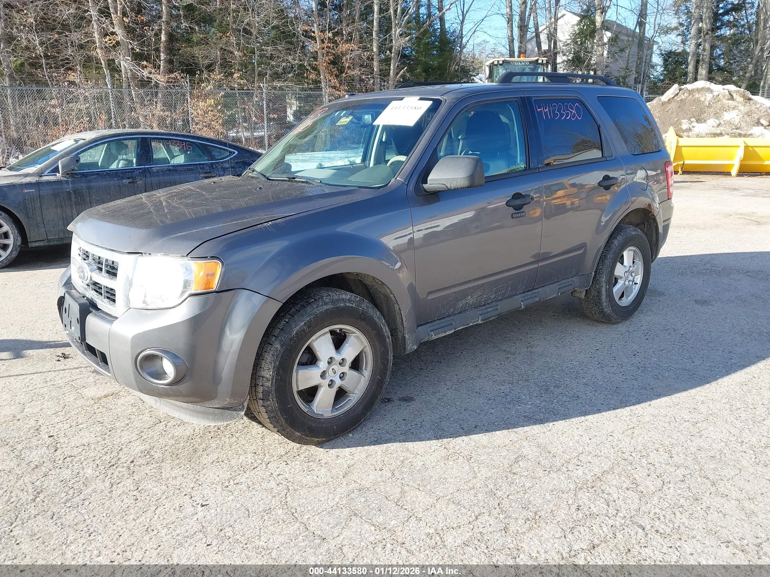 FORD ESCAPE image 2