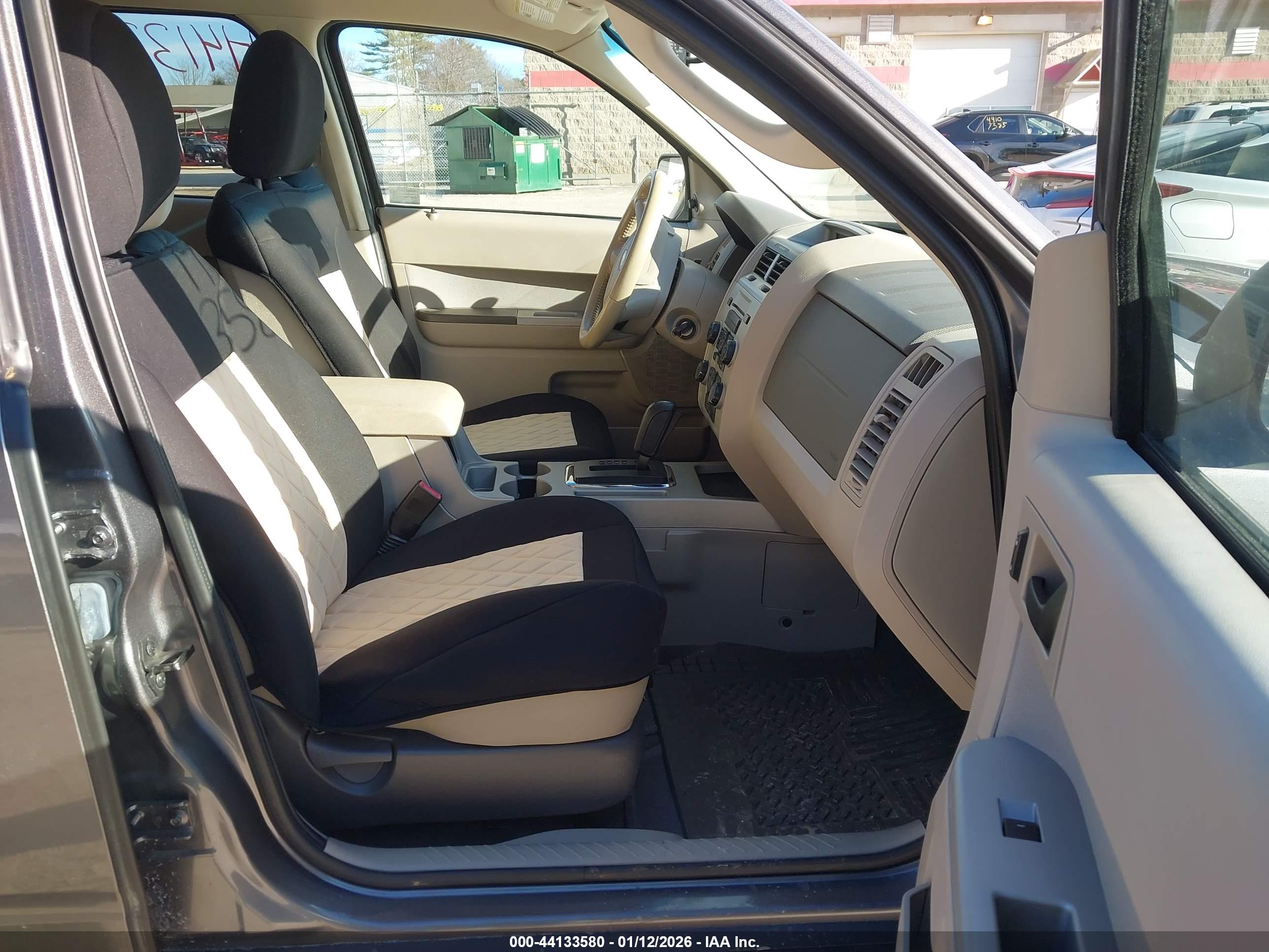 FORD ESCAPE image 5