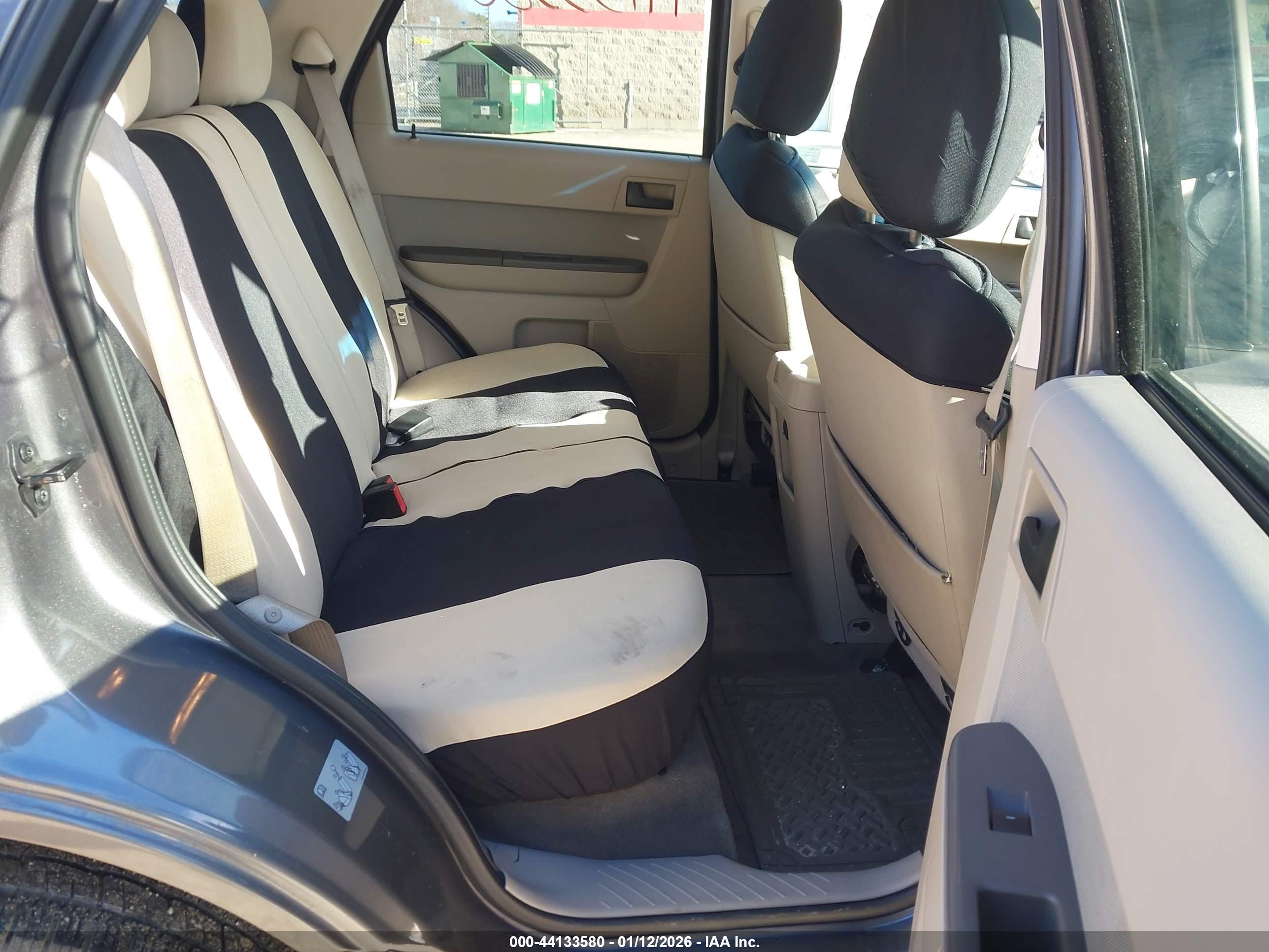 FORD ESCAPE image 8