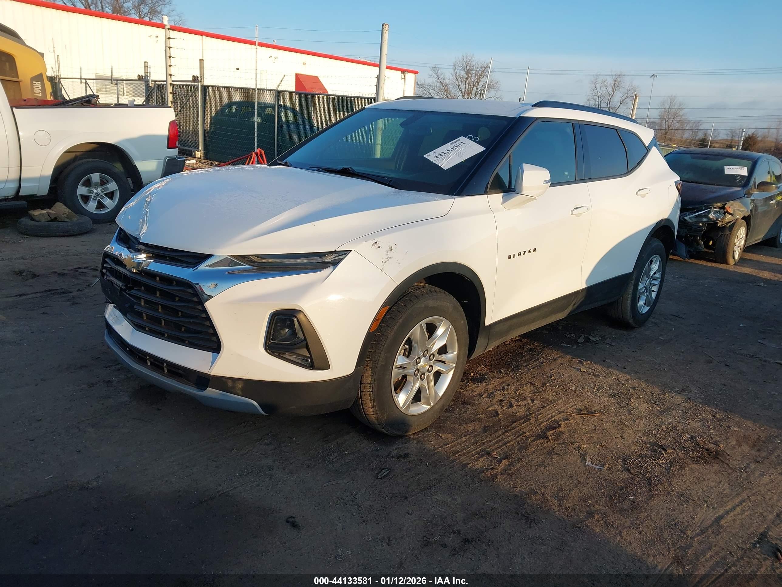 CHEVROLET BLAZER image 2