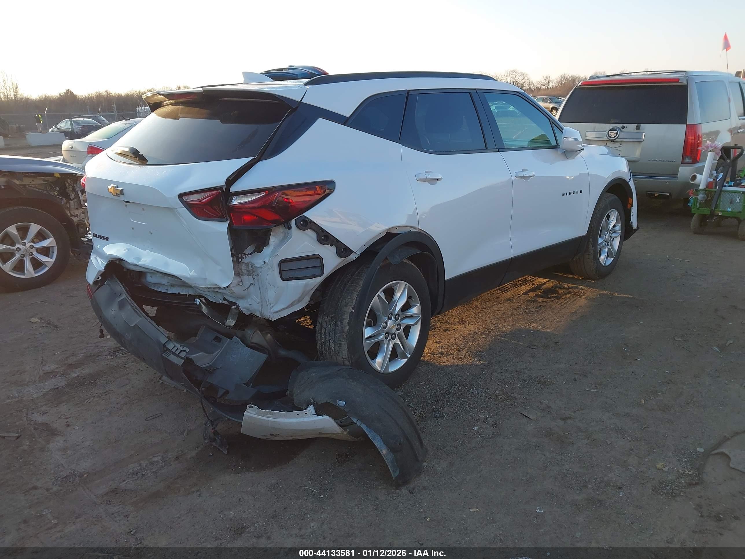 CHEVROLET BLAZER image 4
