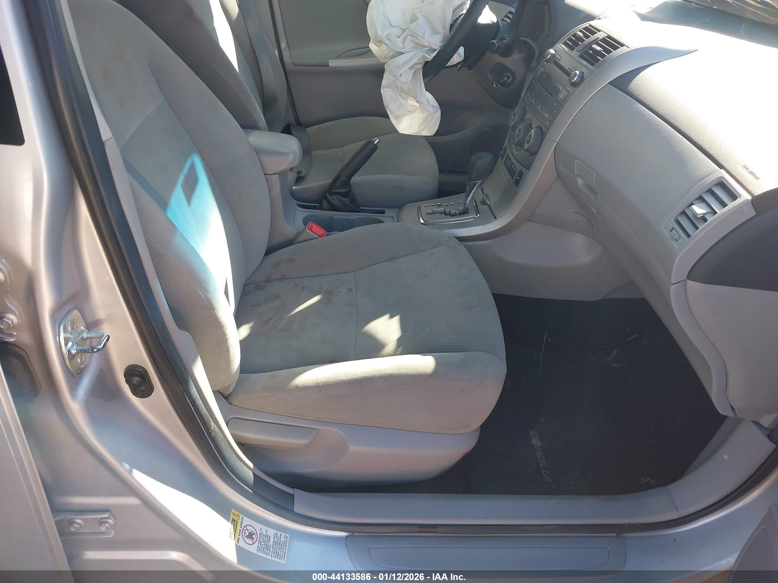 TOYOTA COROLLA image 5