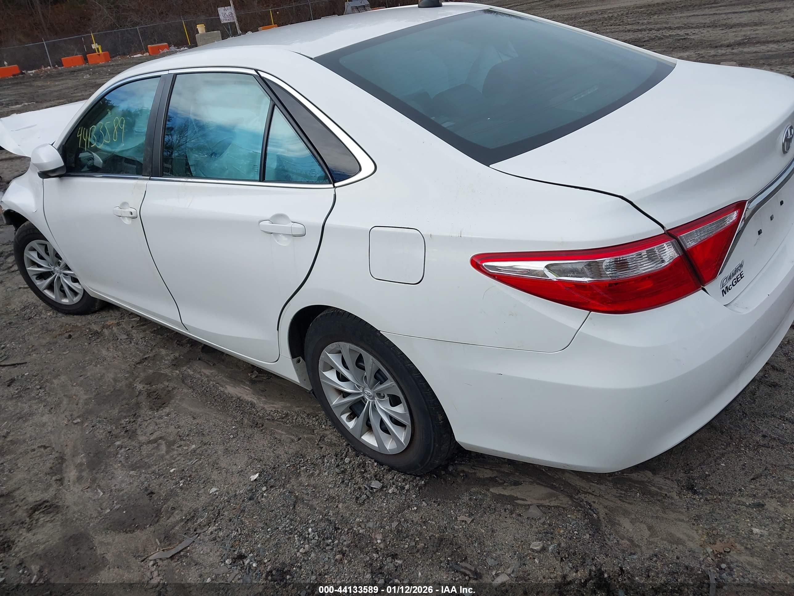 TOYOTA CAMRY image 3