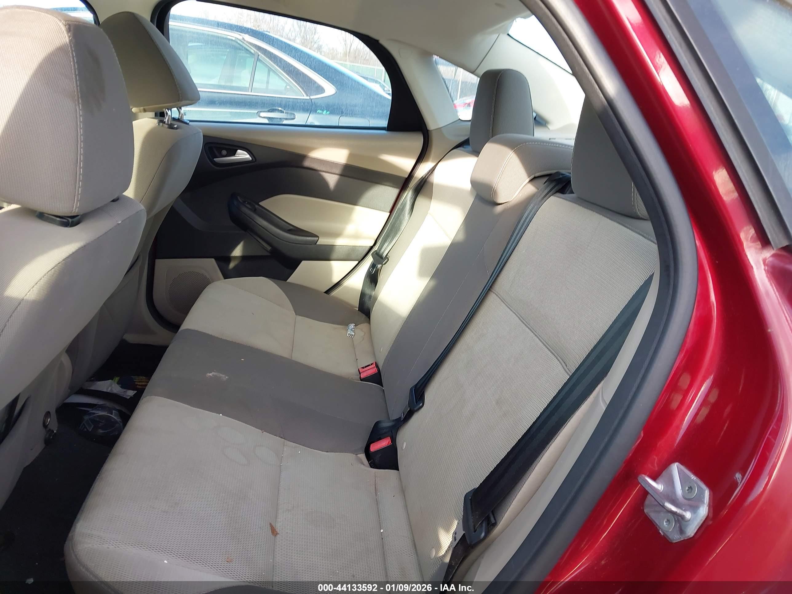 FORD FOCUS image 8