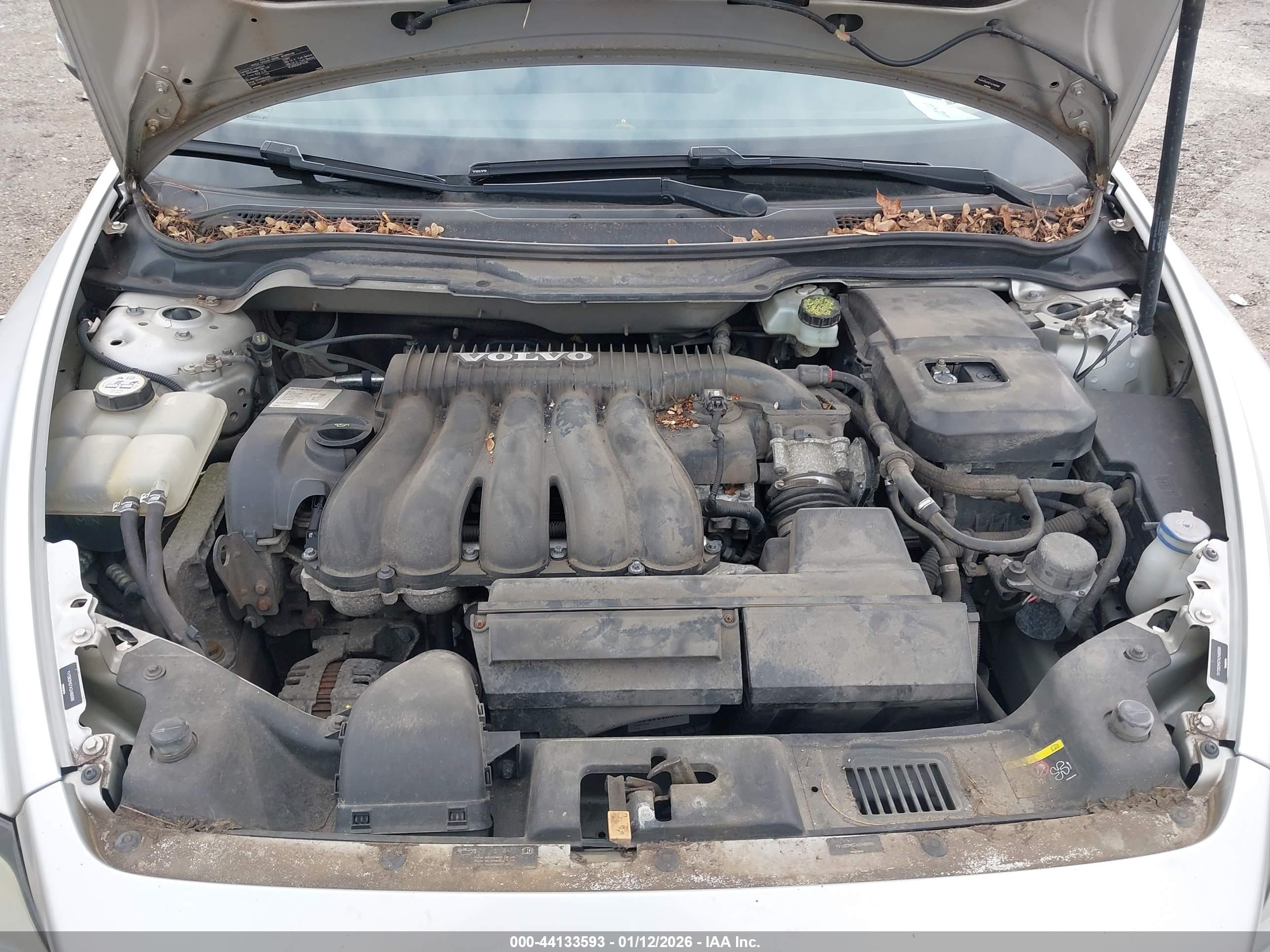 VOLVO S40 image 10