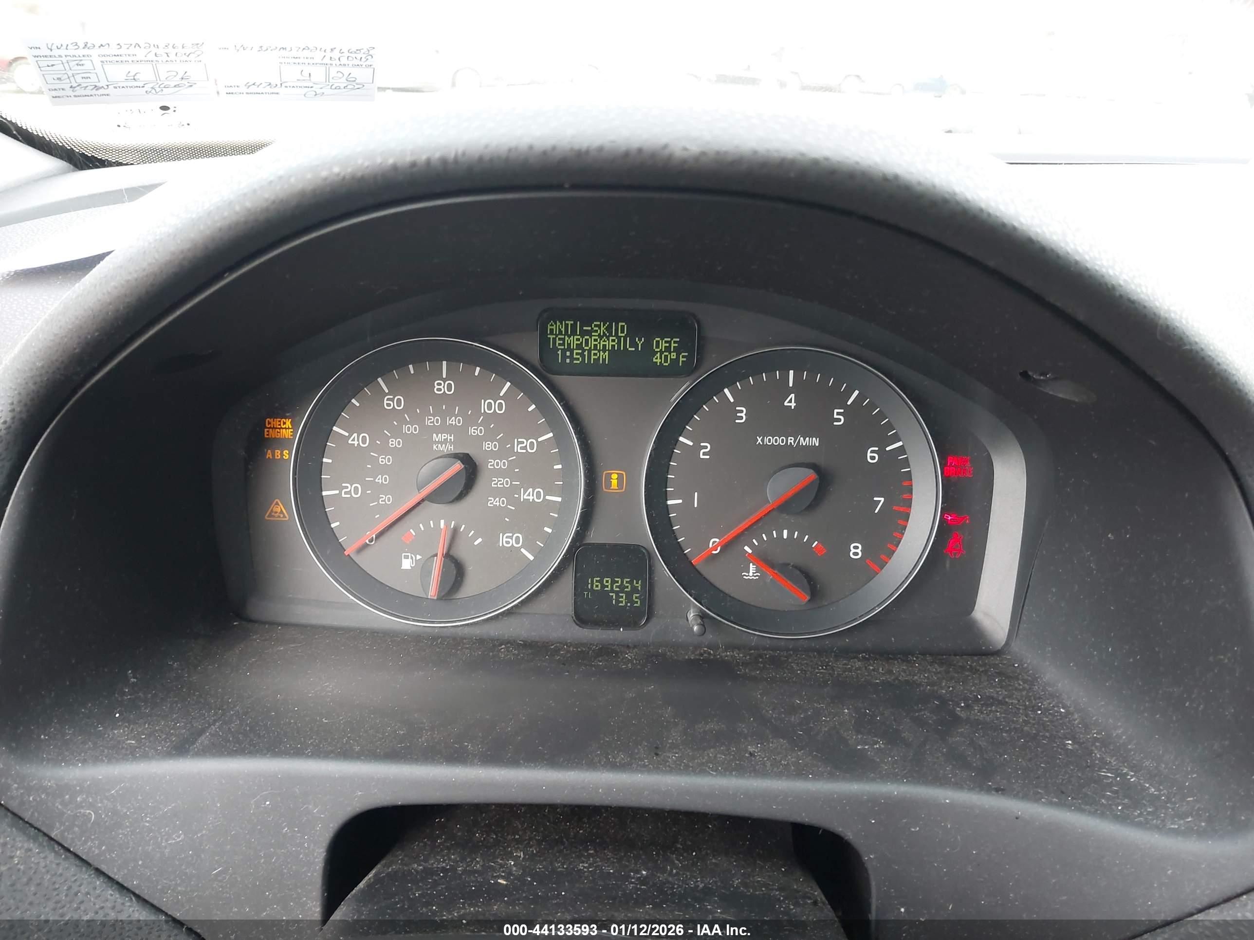 VOLVO S40 image 7