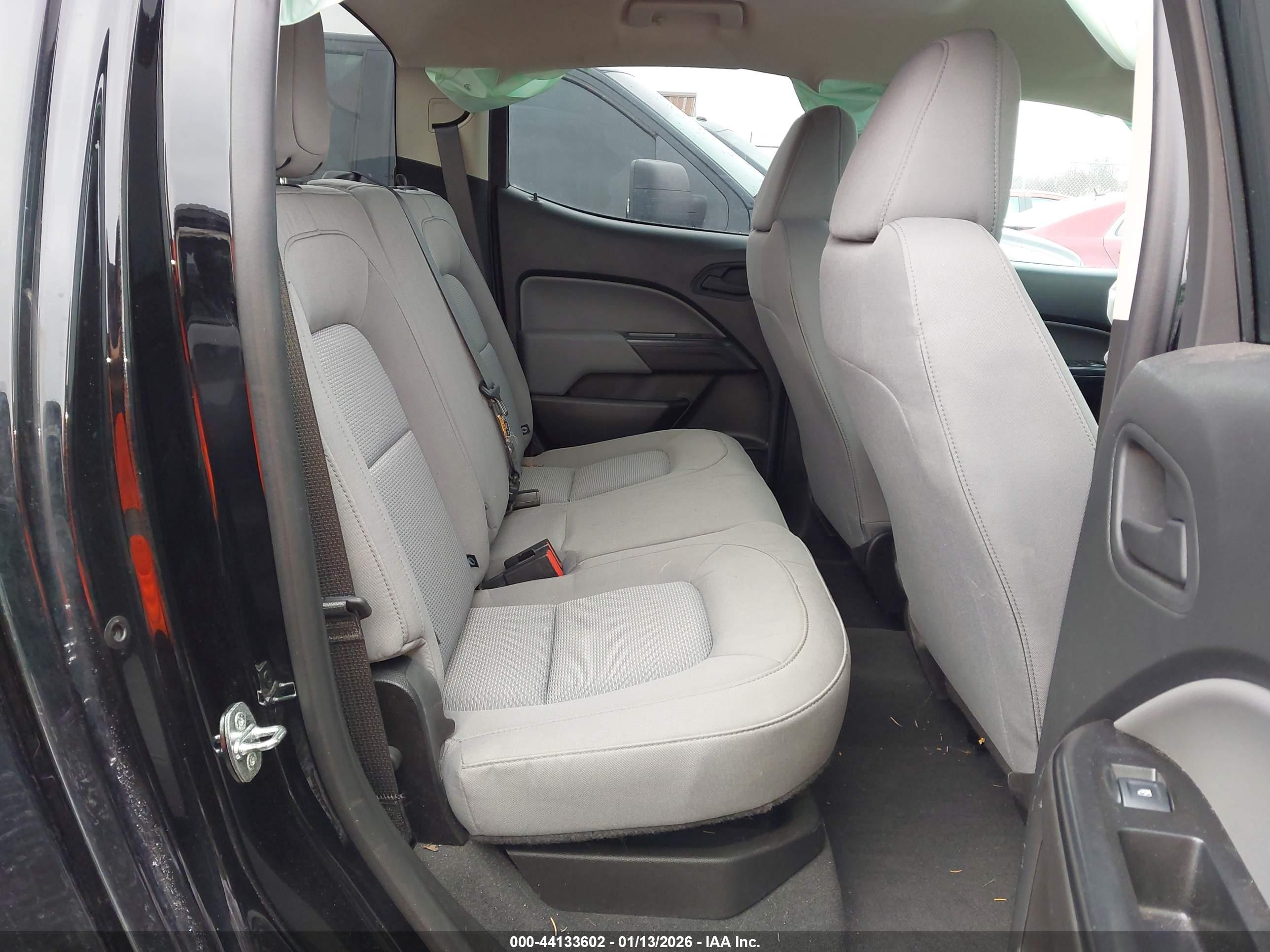 CHEVROLET COLORADO image 8