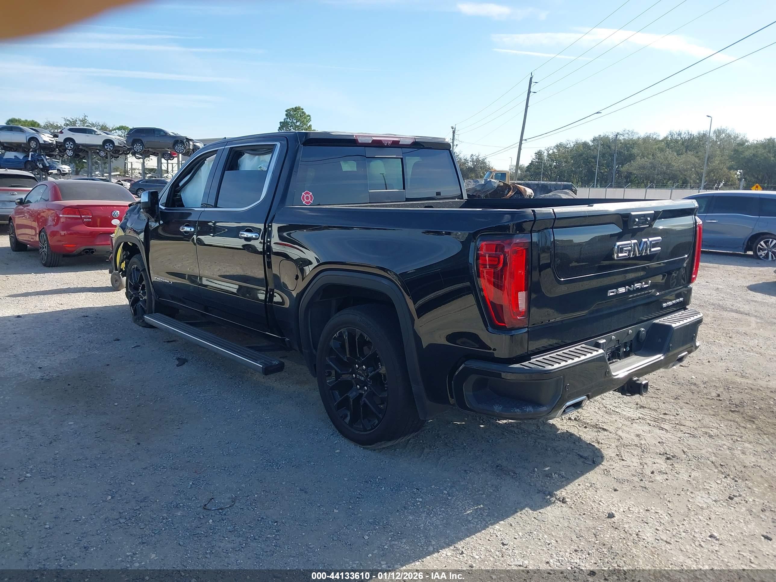 GMC SIERRA image 3