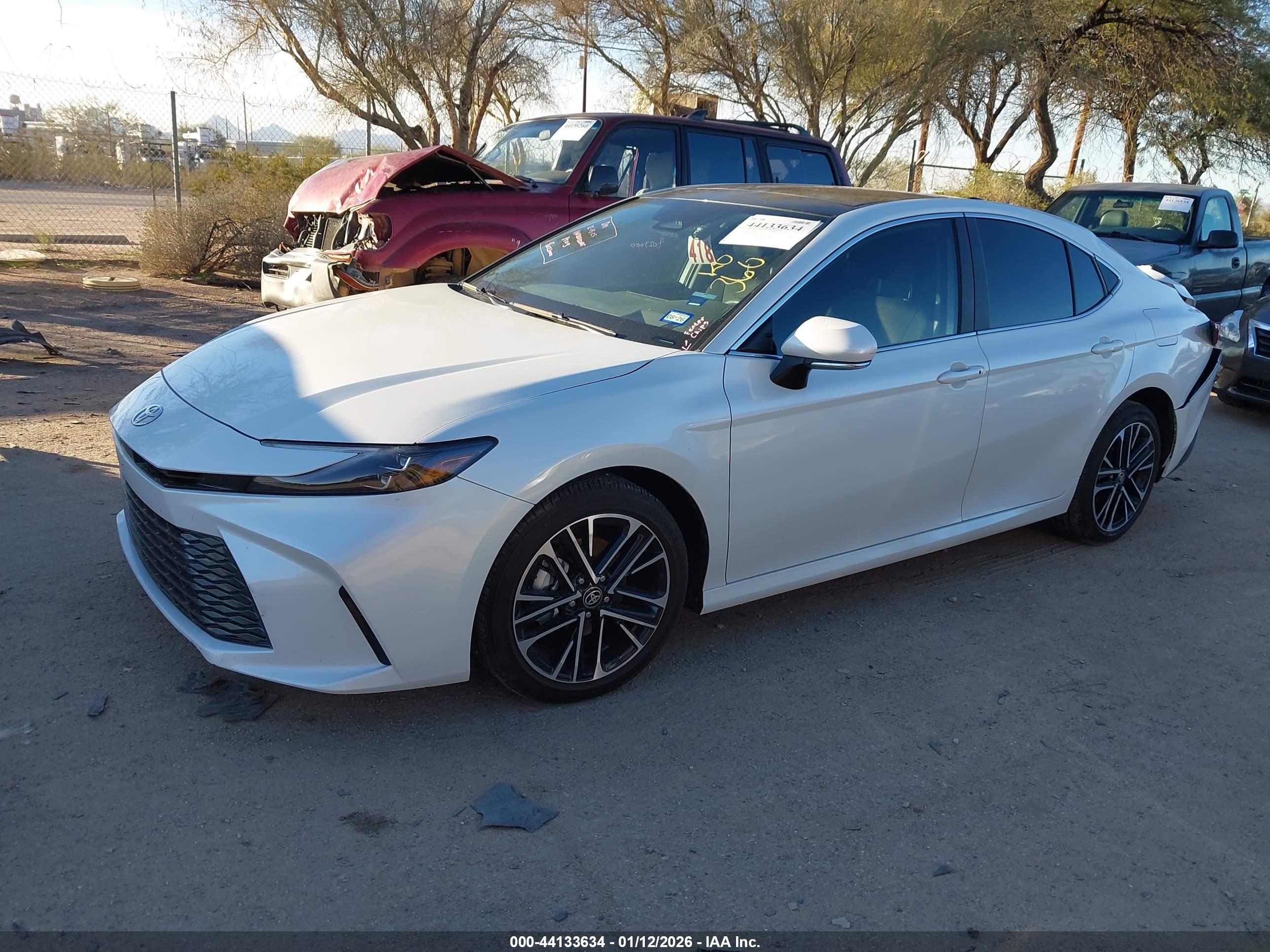 TOYOTA CAMRY image 2