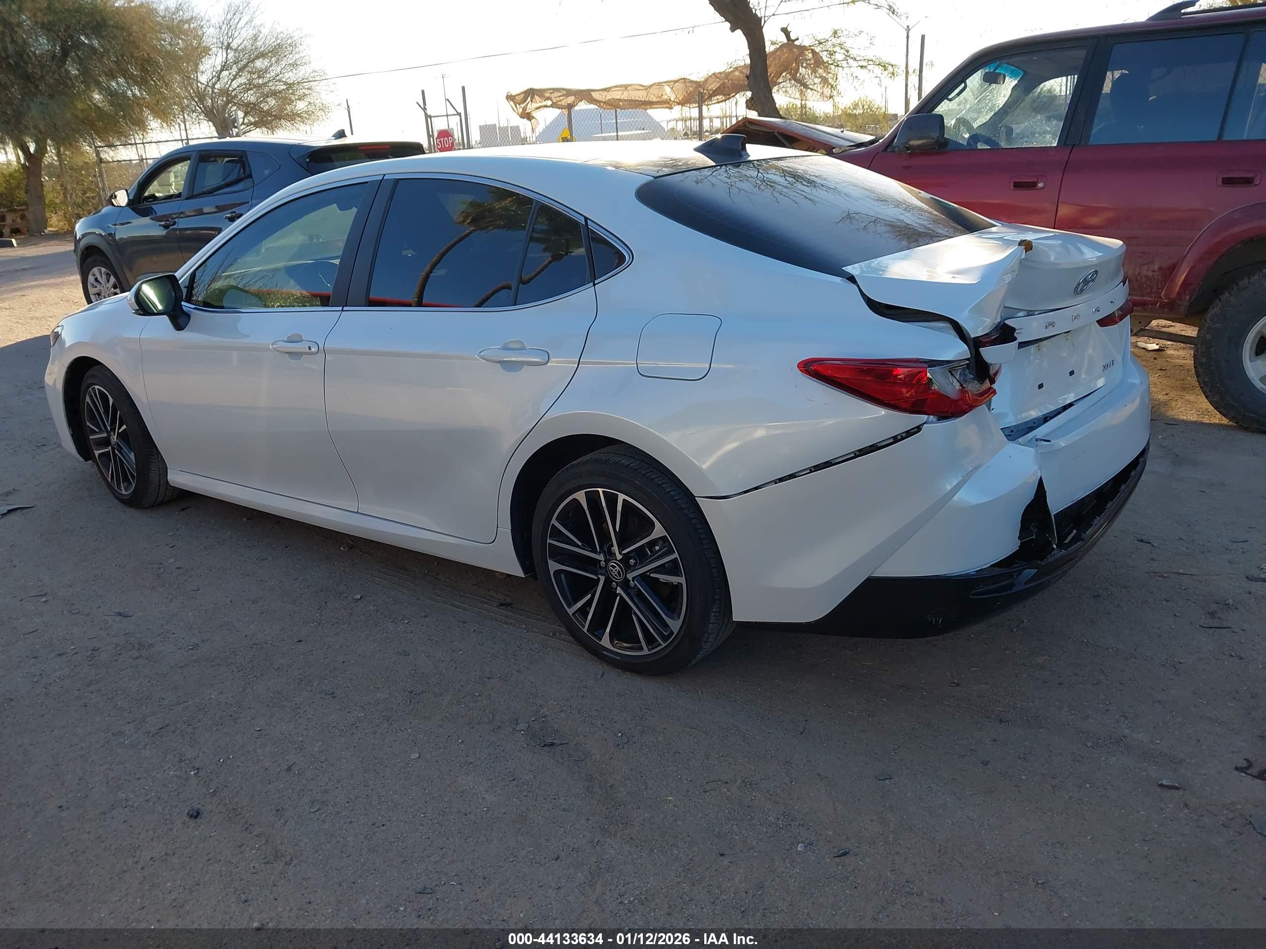 TOYOTA CAMRY image 3
