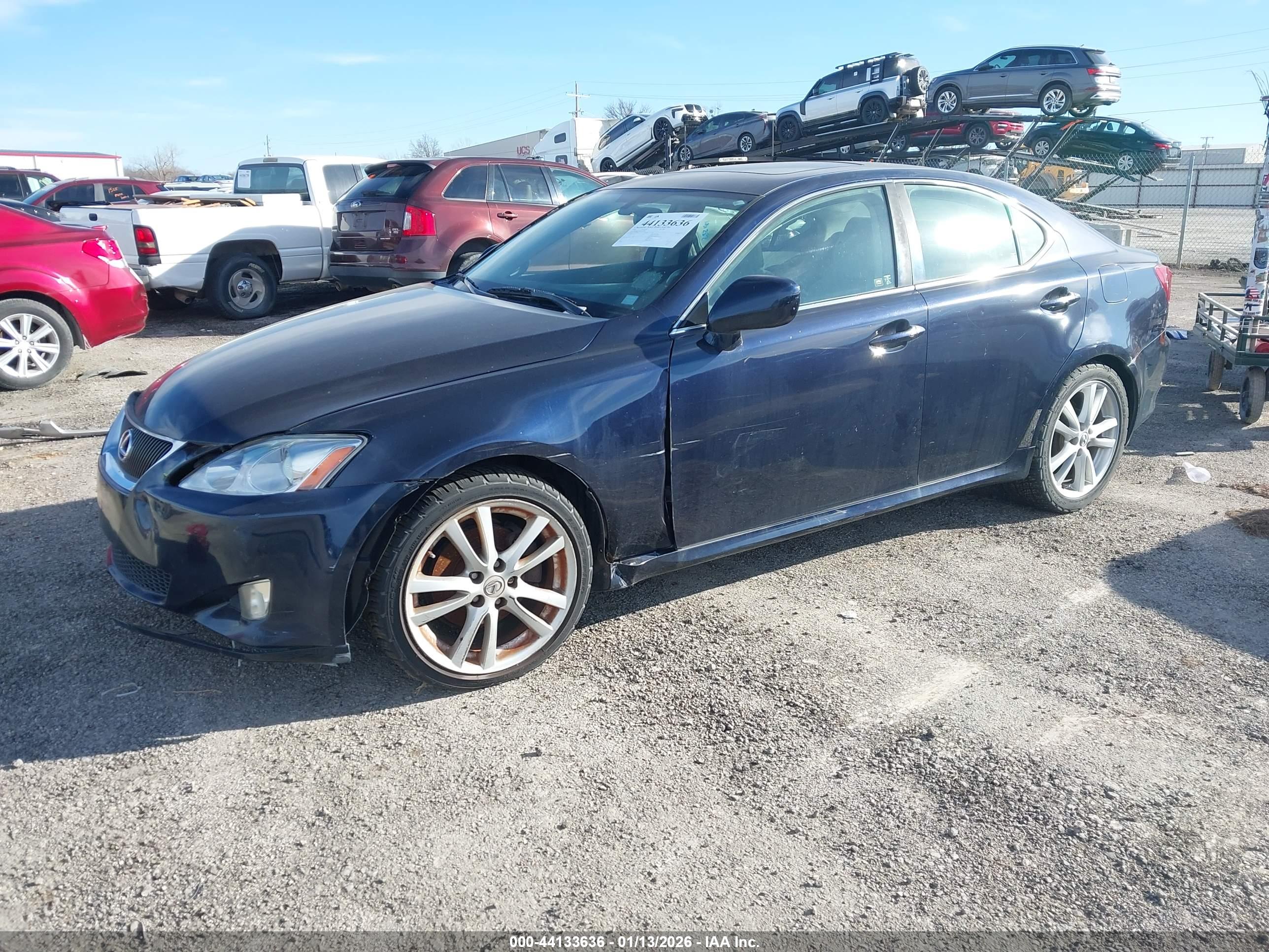 LEXUS IS image 2