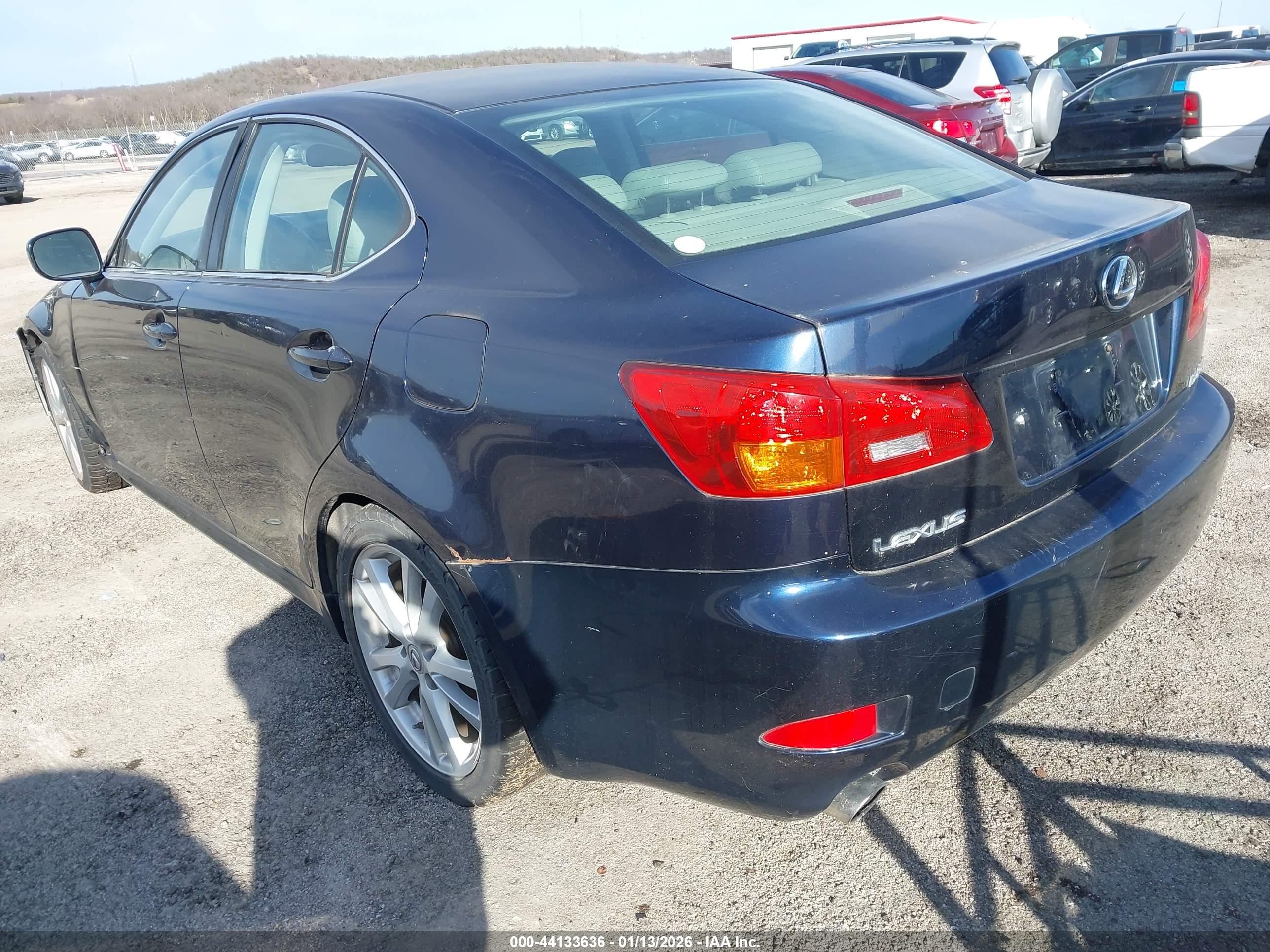 LEXUS IS image 3