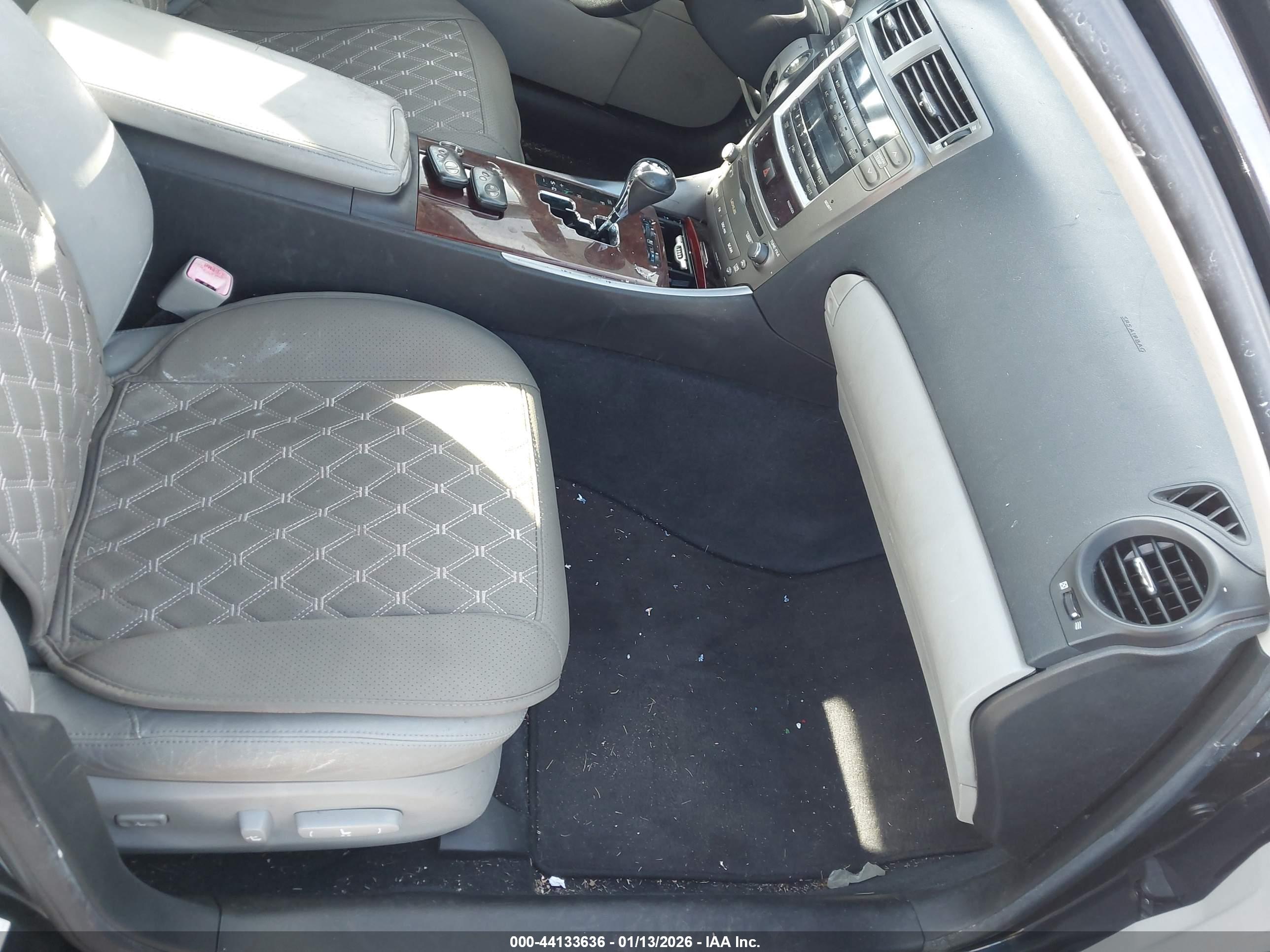 LEXUS IS image 5