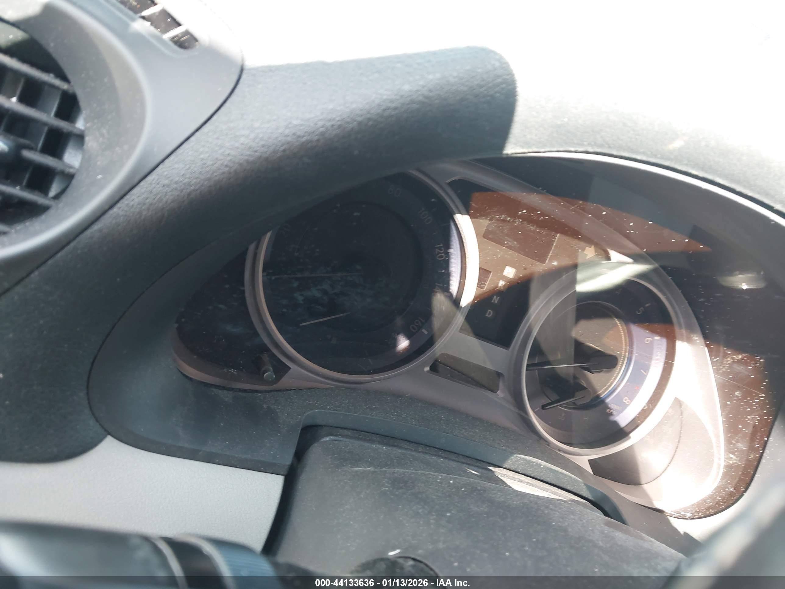 LEXUS IS image 7