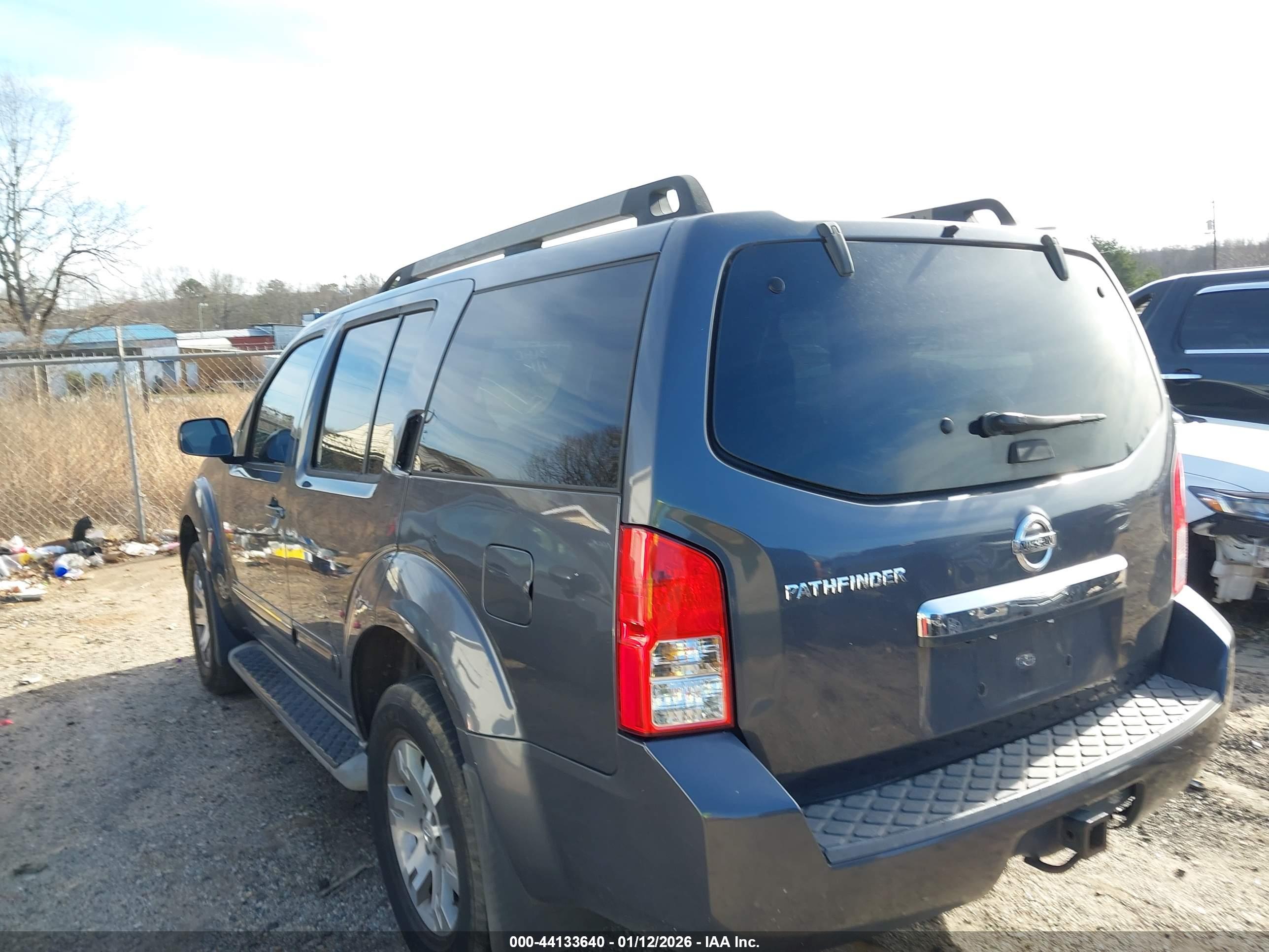 NISSAN PATHFINDER image 3