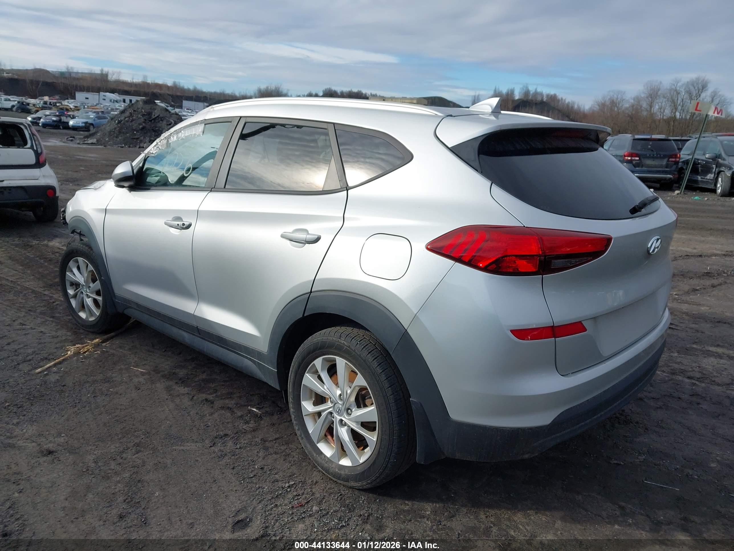 HYUNDAI TUCSON image 3
