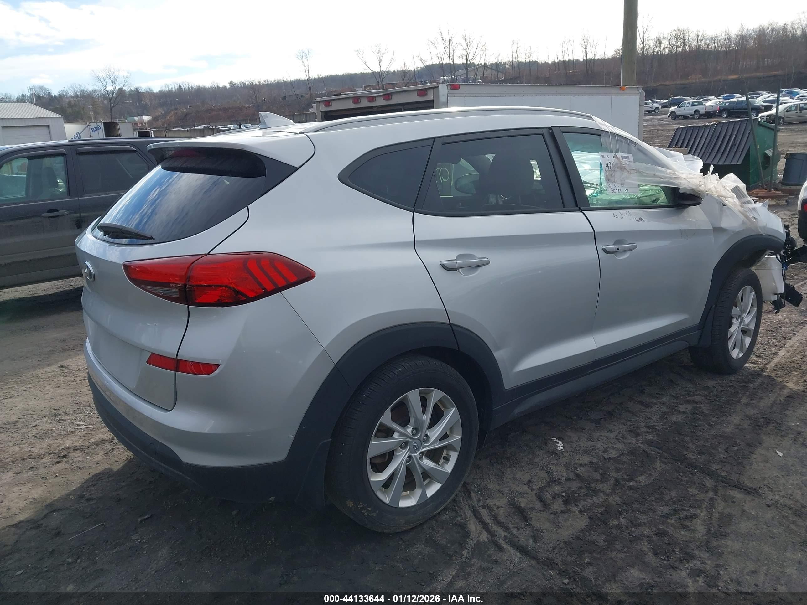 HYUNDAI TUCSON image 4