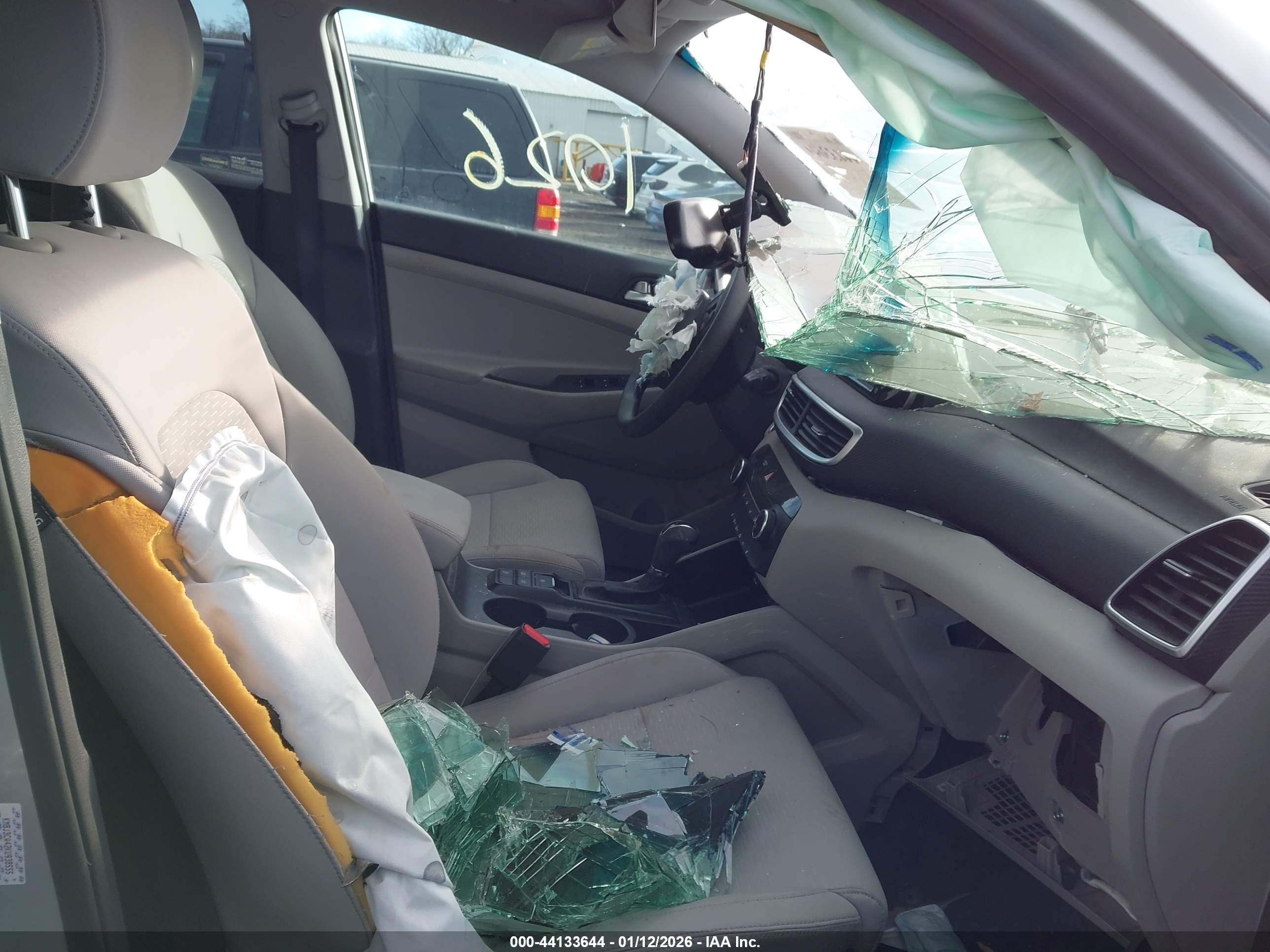 HYUNDAI TUCSON image 5