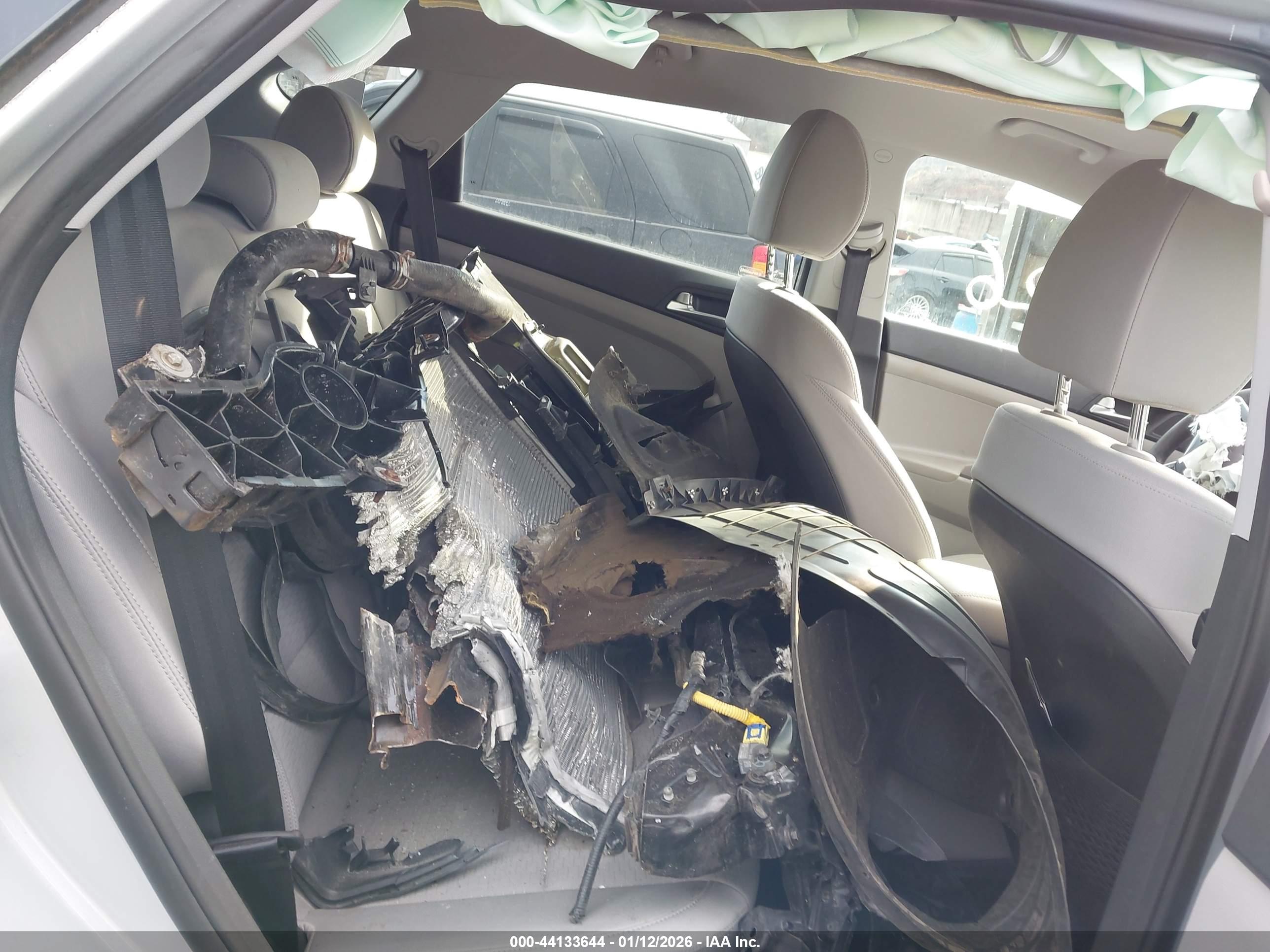 HYUNDAI TUCSON image 8