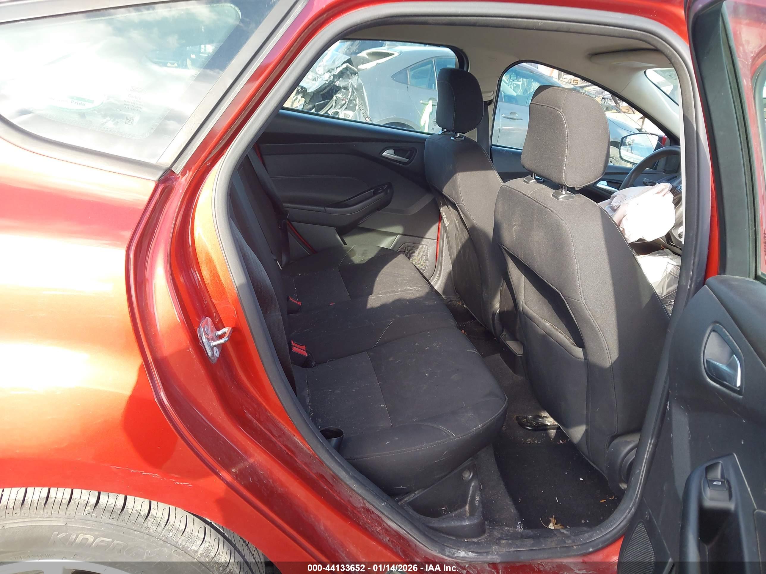 FORD FOCUS image 8