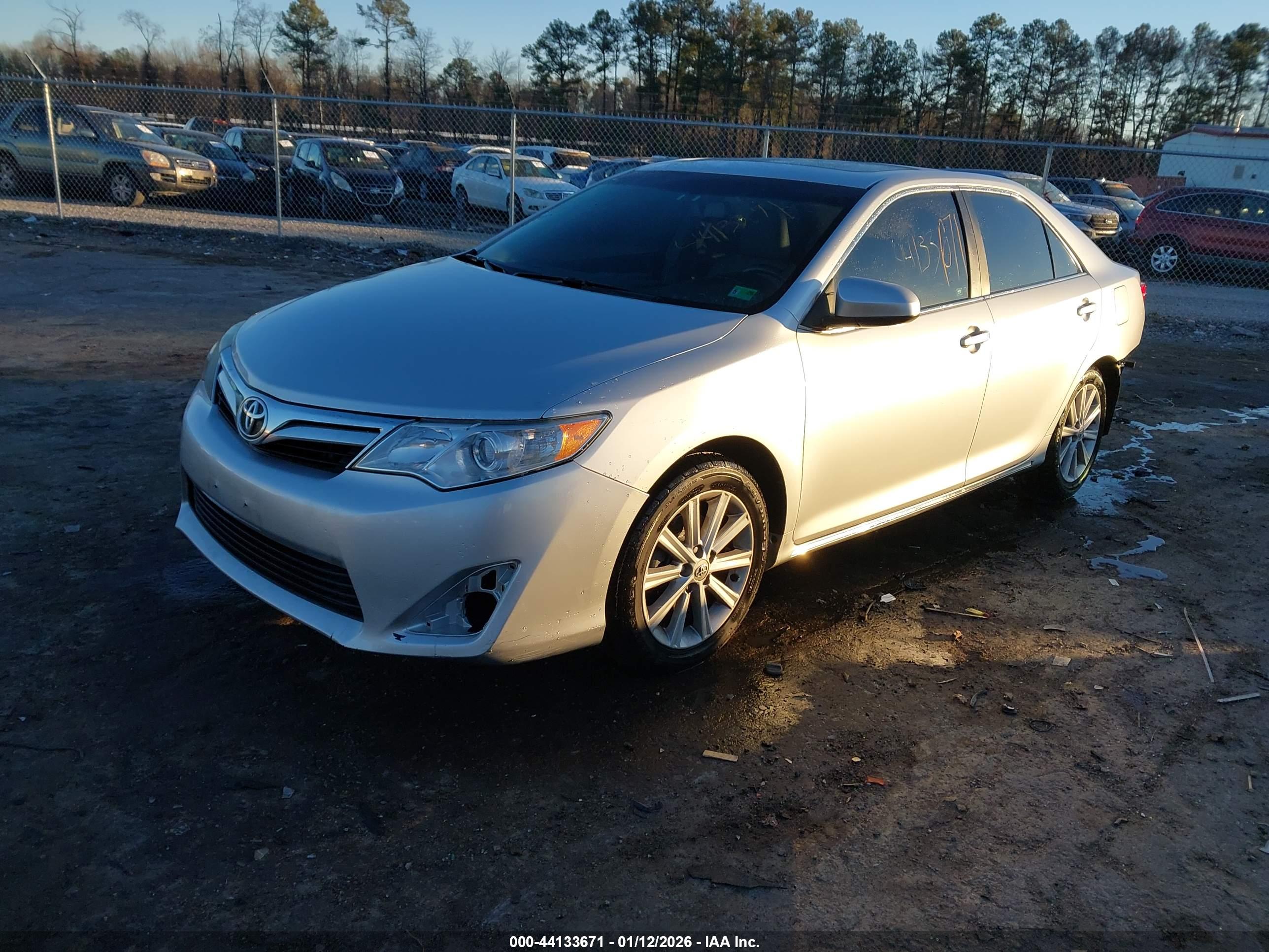 TOYOTA CAMRY image 2