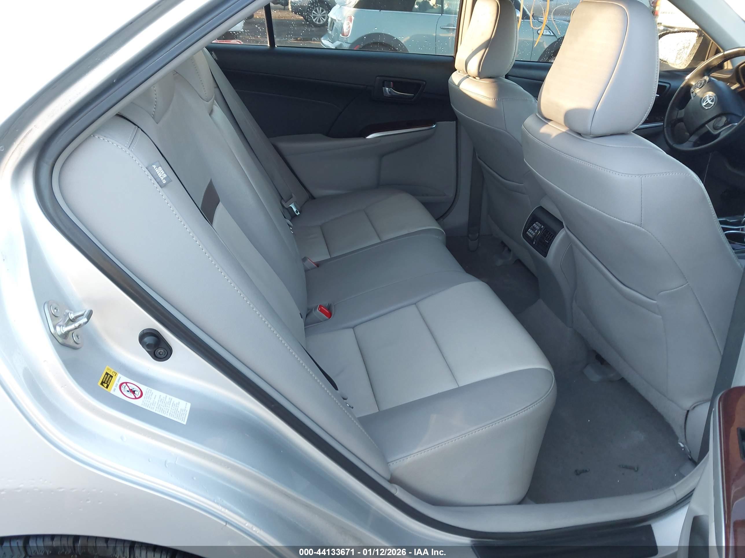 TOYOTA CAMRY image 8