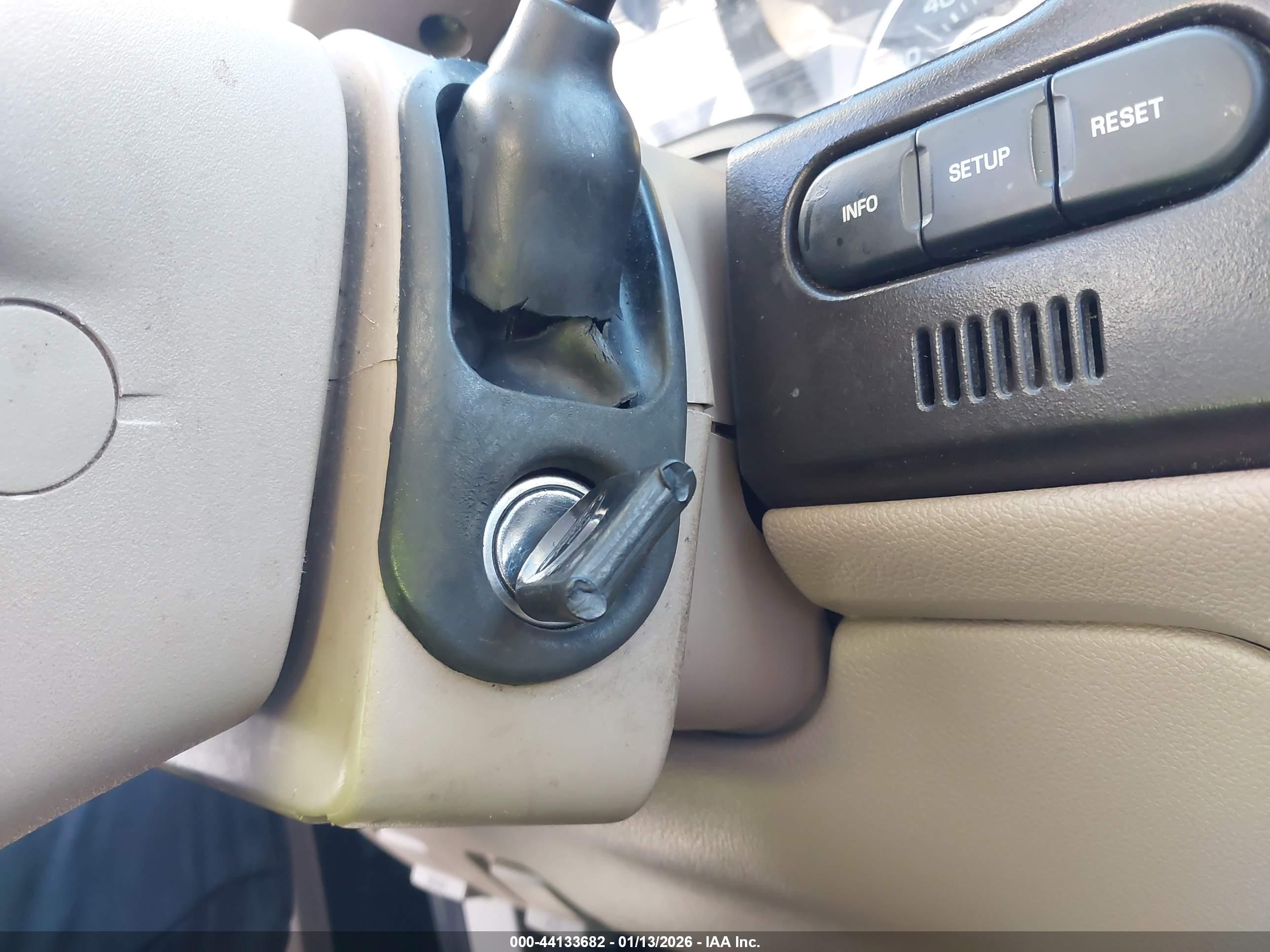 FORD EXPEDITION image 11
