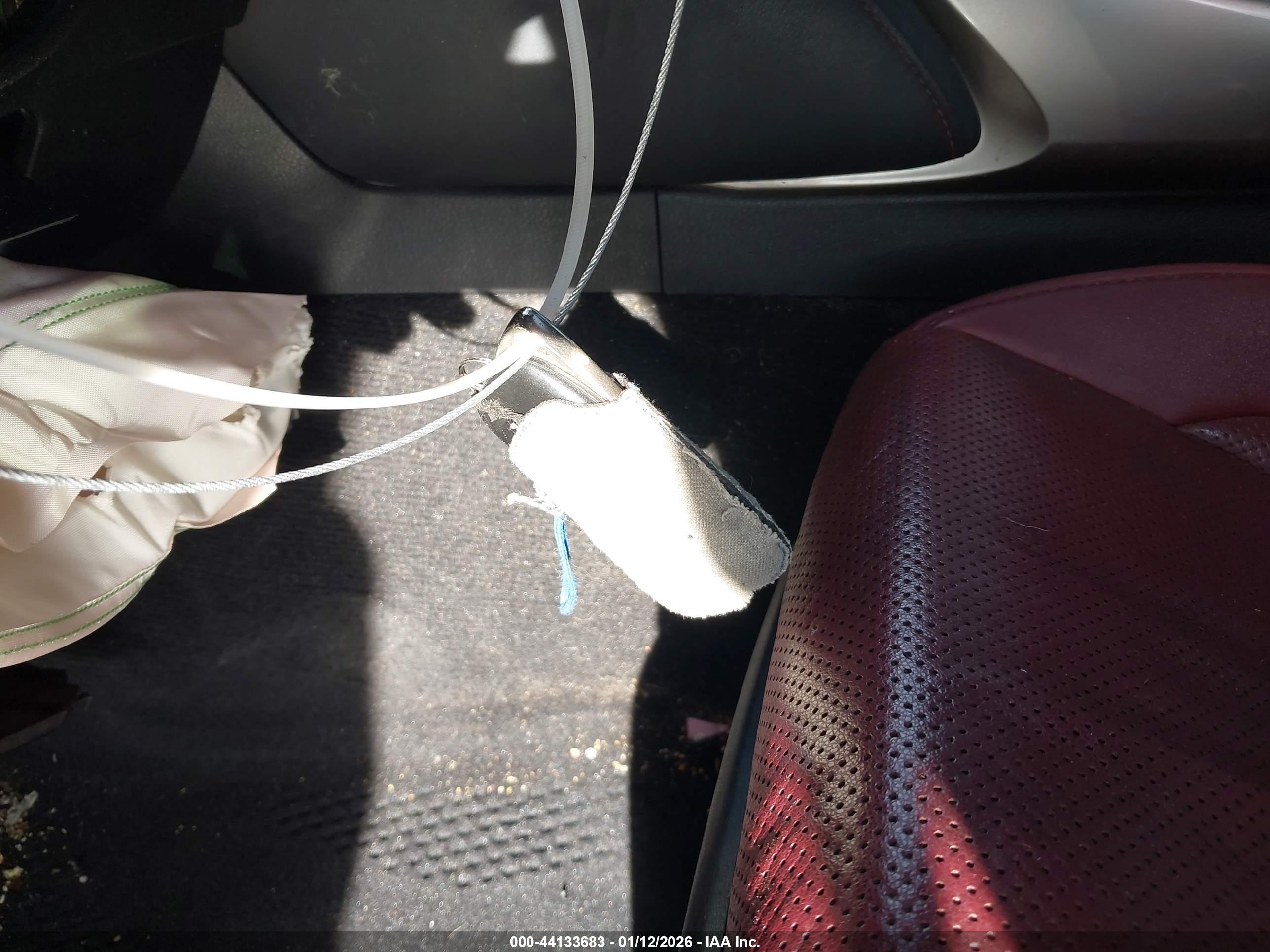 LEXUS IS image 11