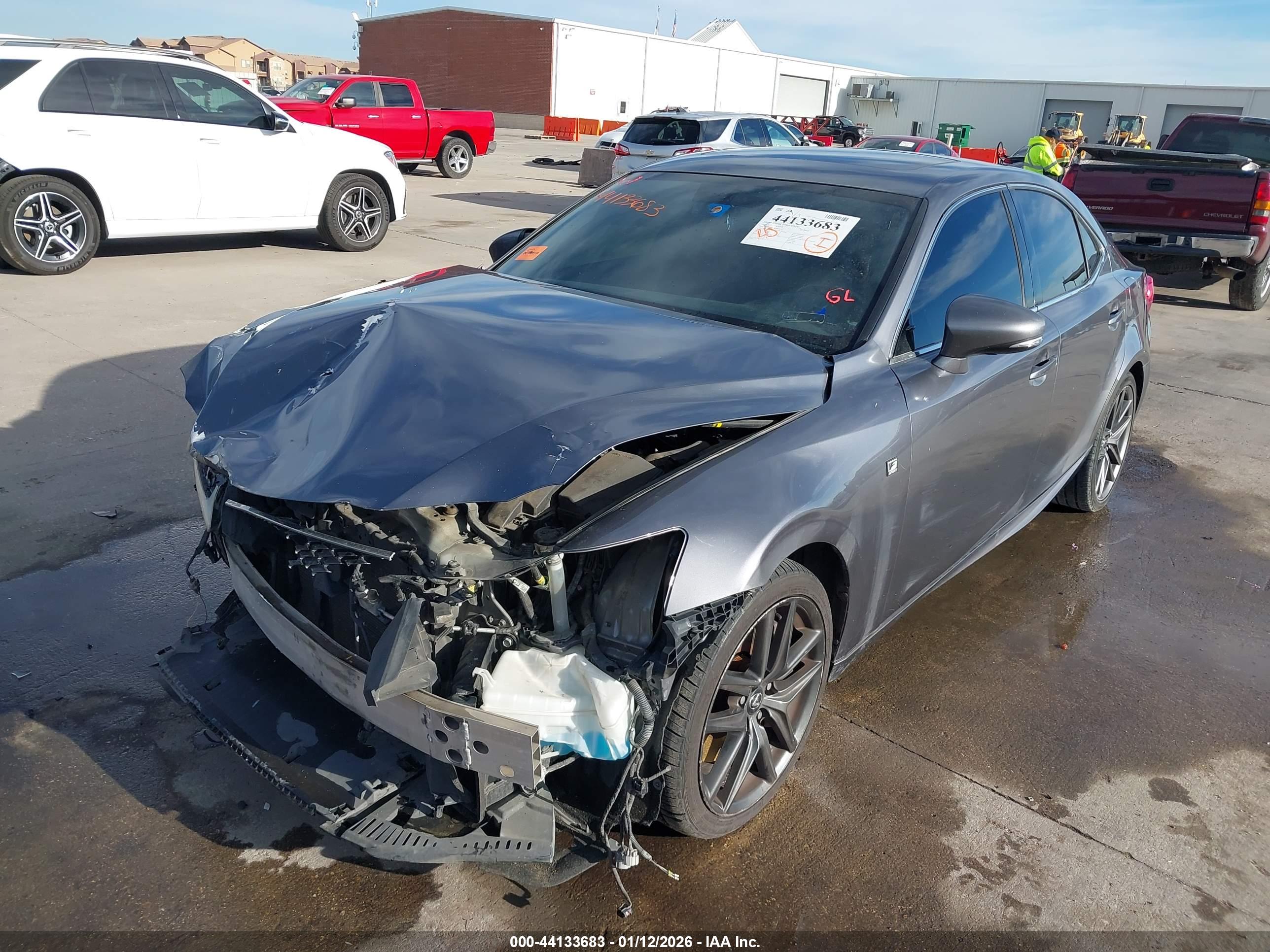 LEXUS IS image 2