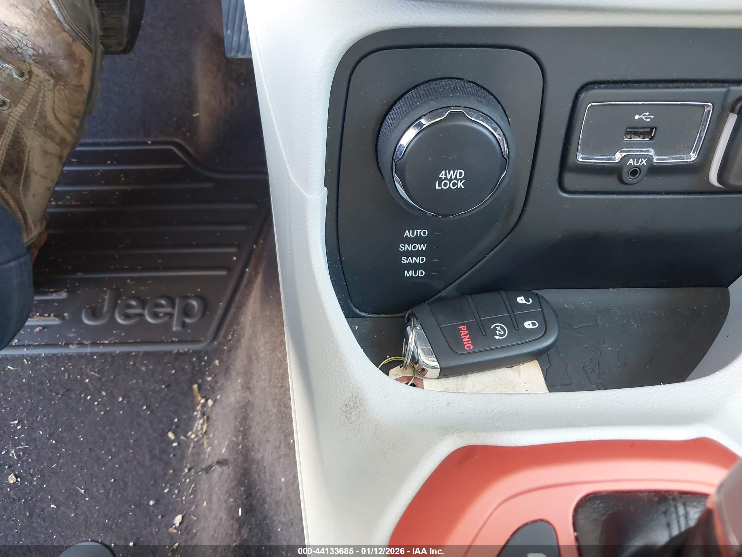 JEEP RENEGADE image 11