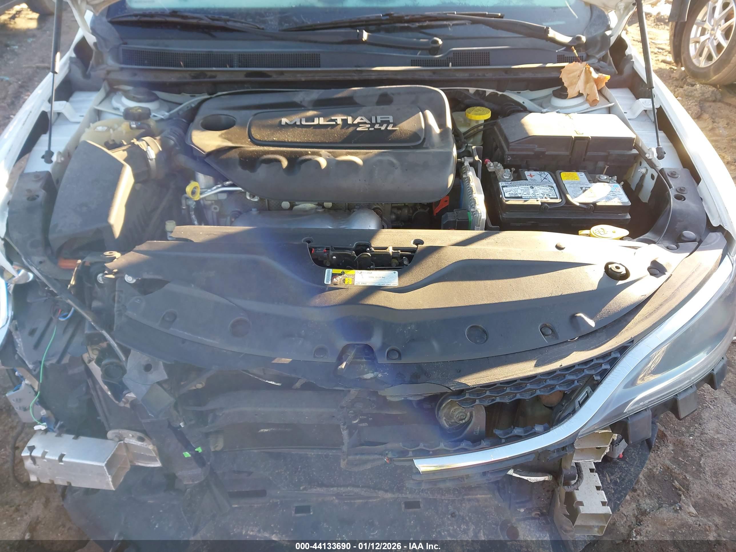 CHRYSLER 200 image 10
