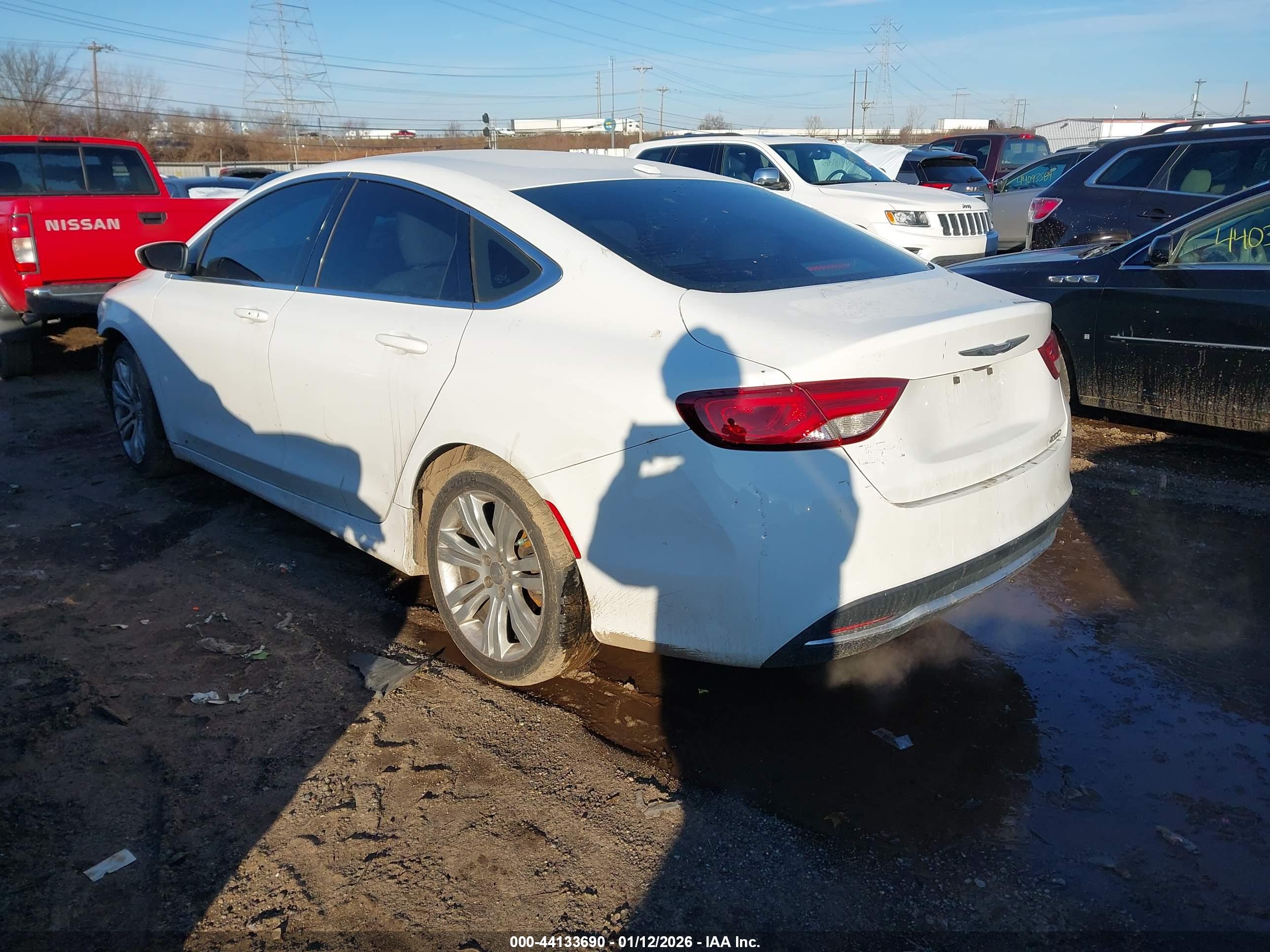 CHRYSLER 200 image 3