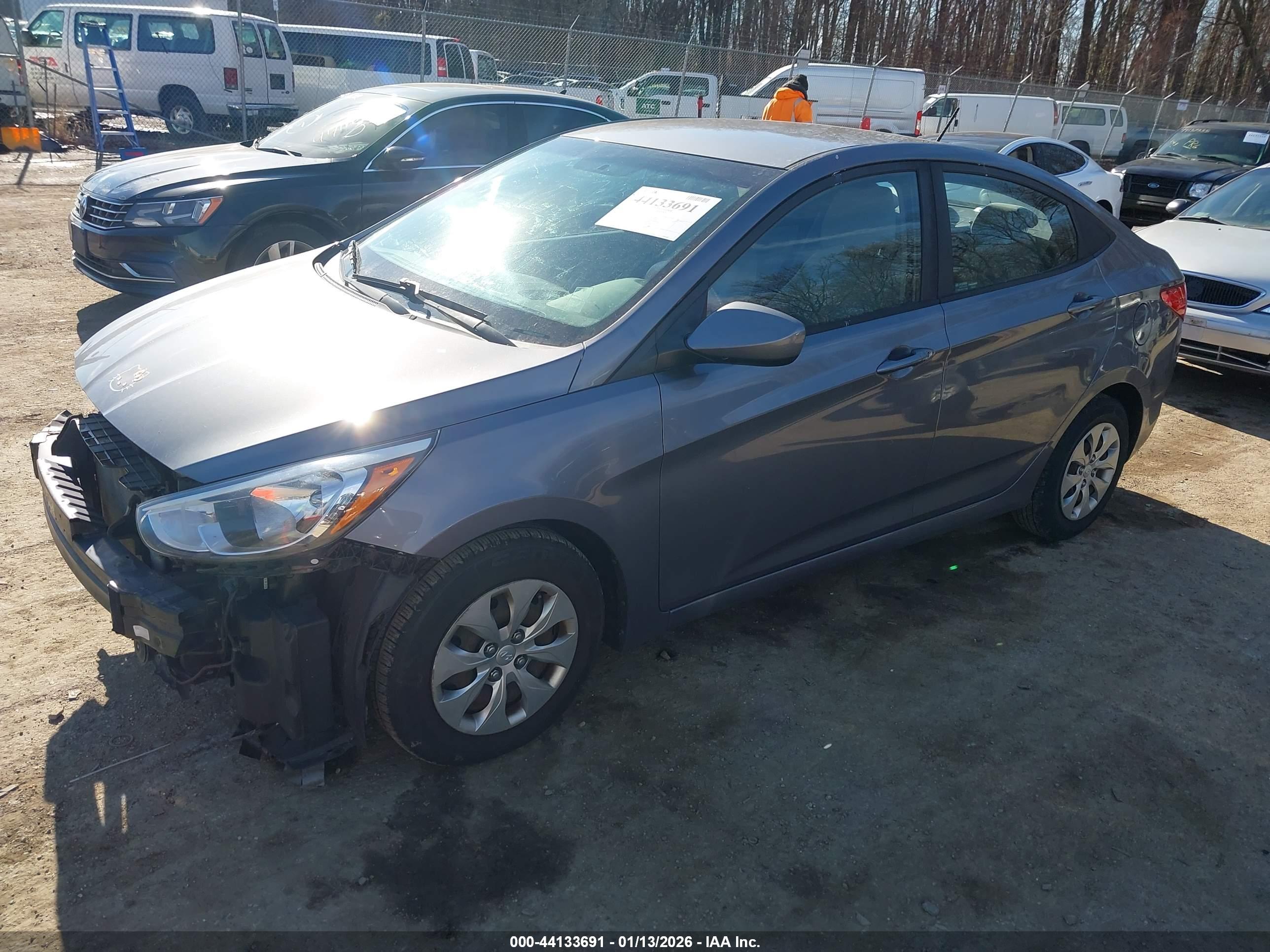 HYUNDAI ACCENT image 2